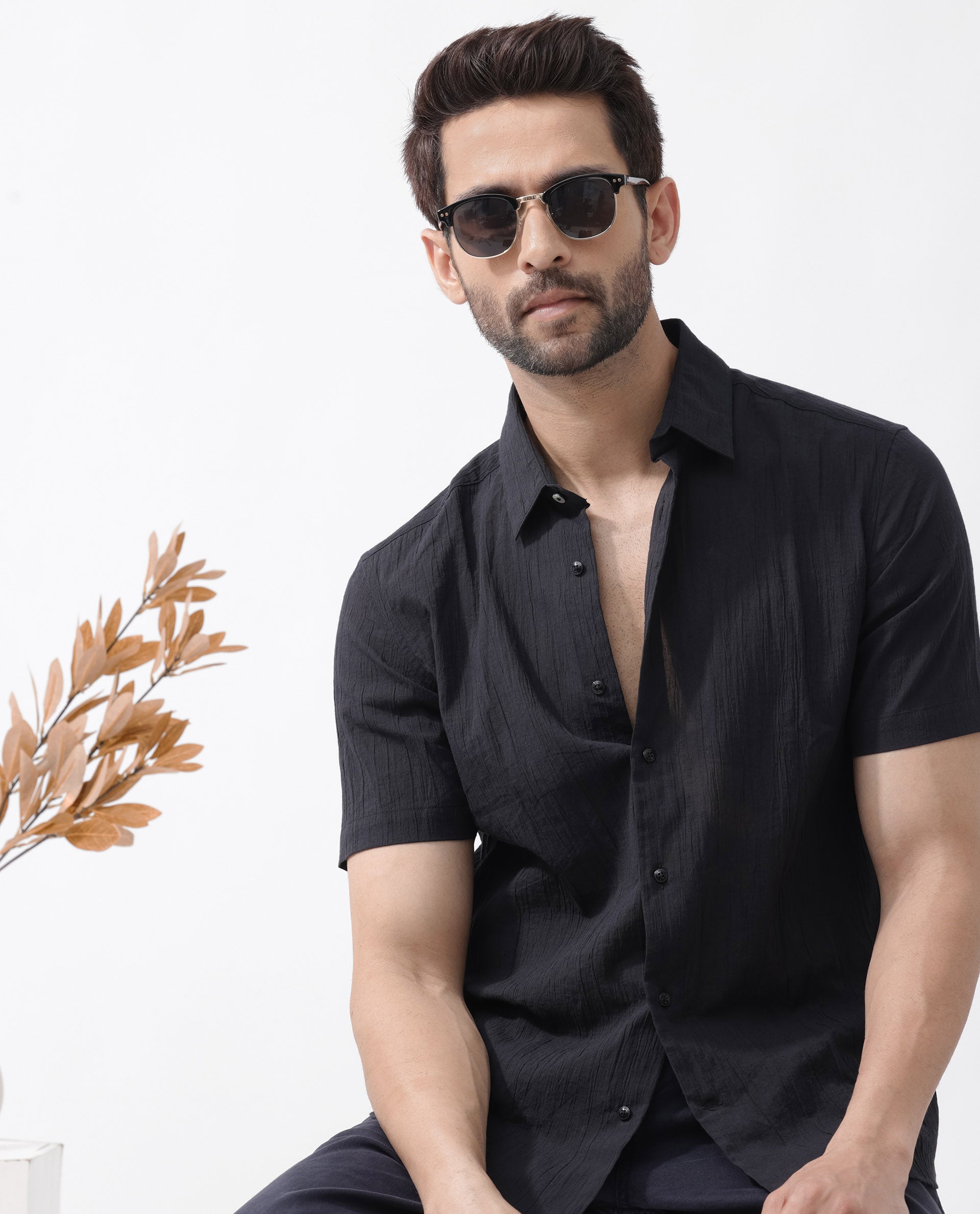 Rare Rabbit Mens Crinkle SS Black Cotton Fabric Short Sleeve Boxy Fit Crinkle Effect Solid Shirt