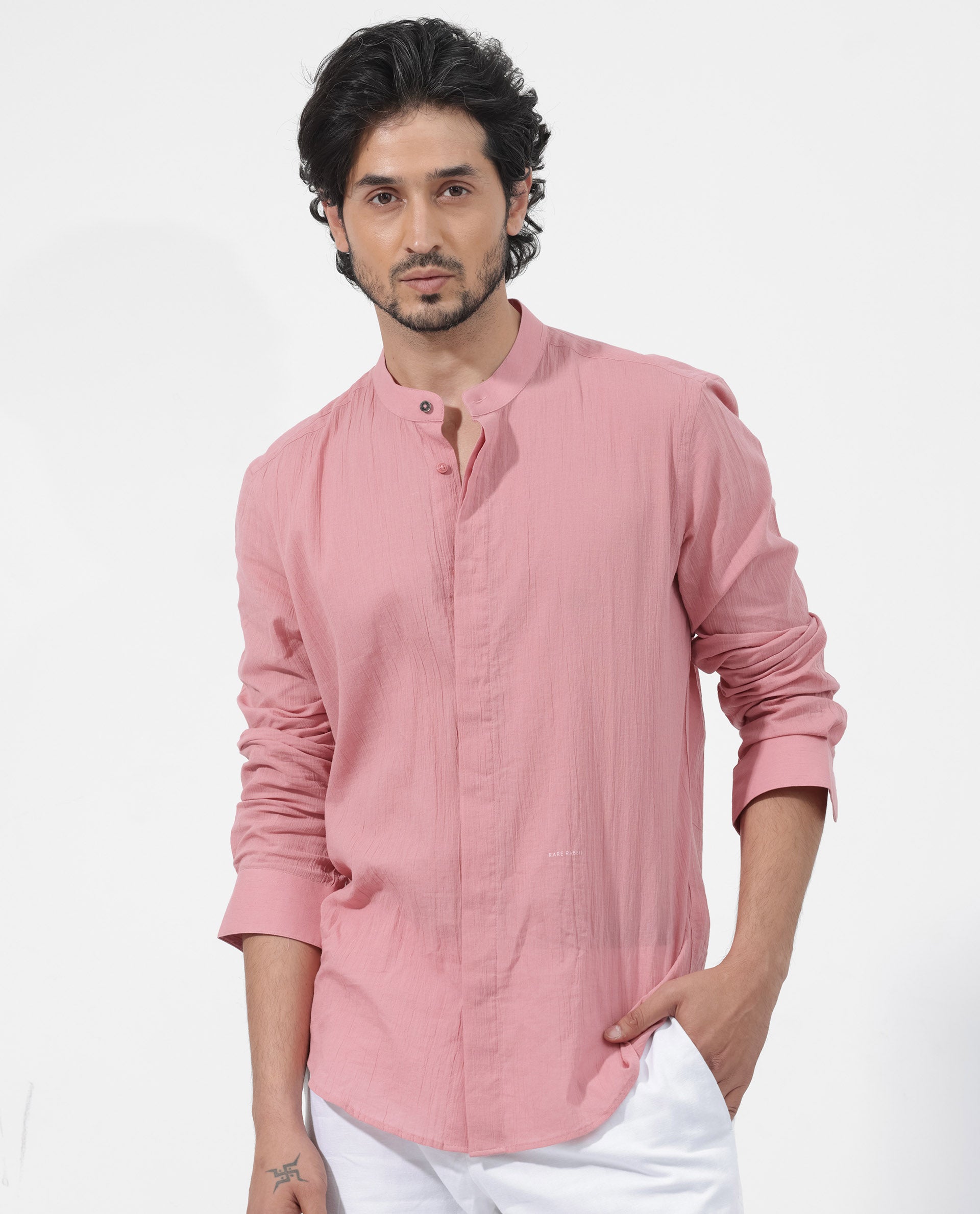 Rare Rabbit Mens Crinkle LS Pink Cotton Fabric Mandarin Collar Full Sleeve Crinkle Effect Solid Shirt