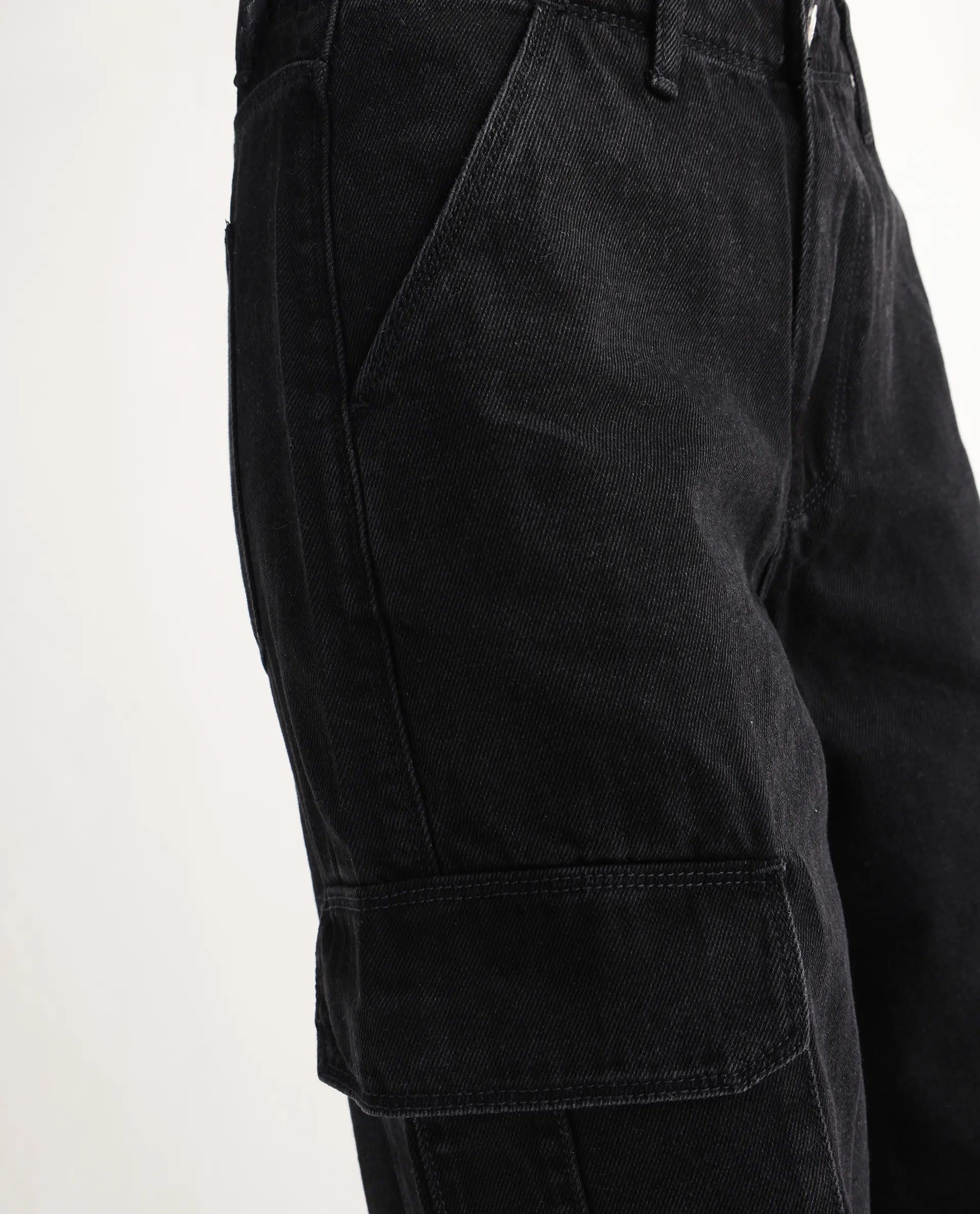 Rareism Women's Cyar Black Cotton Blend Plain Ankle Length Cargo Jeans