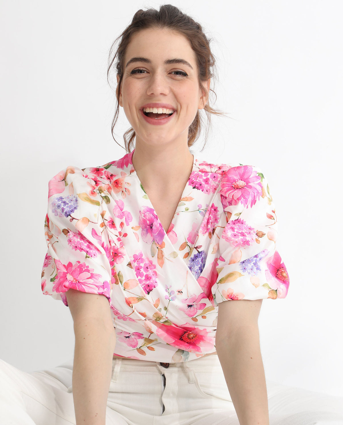 Rareism Women Dackio White Polyester Fabric Short Sleeves Tie-Up Closure V-Neck Balloon Sleeve Relaxed Fit Floral Print Cropped Top
