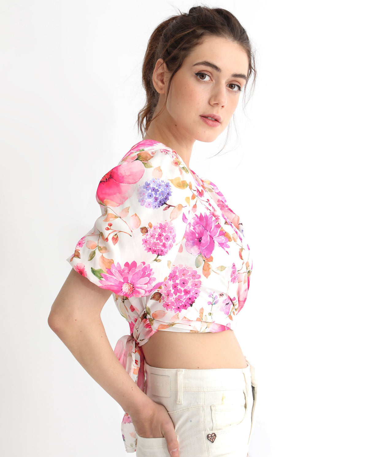 Rareism Women Dackio White Polyester Fabric Short Sleeves Tie-Up Closure V-Neck Balloon Sleeve Relaxed Fit Floral Print Cropped Top