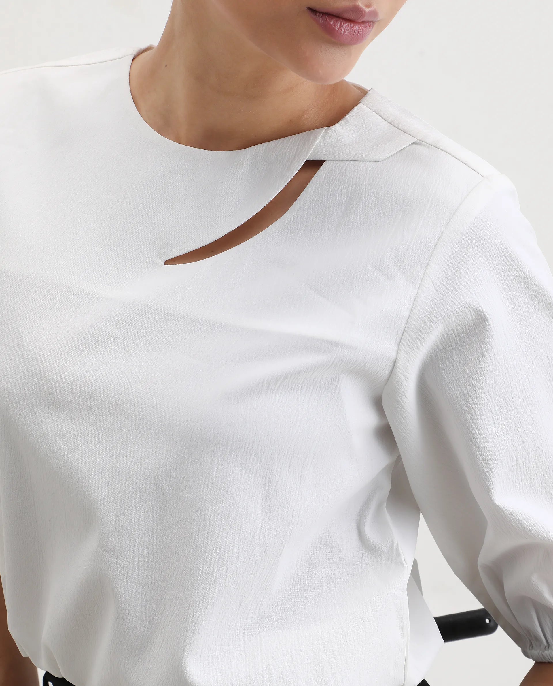 Rareism Women's Dionysus White Polyester Blend Crew Neck Plain Crop Regular Fit Top