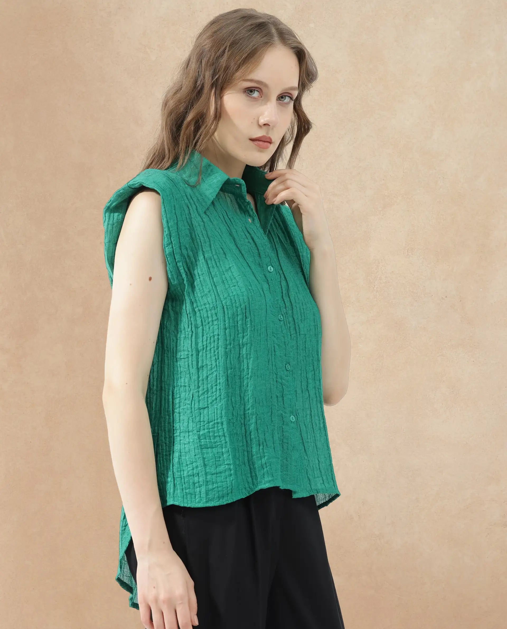 Rareism Women's Drummy Green Rayon Drop Collar Plain Sleeveless Regular Fit Top