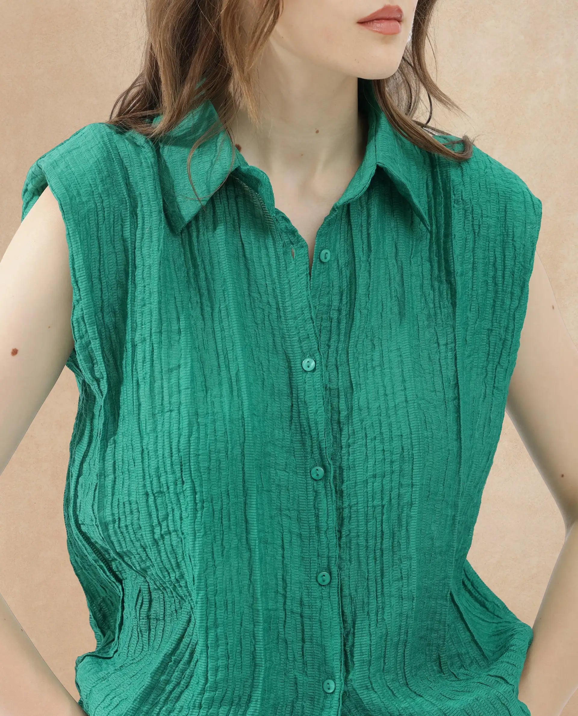 Rareism Women's Drummy Green Rayon Drop Collar Plain Sleeveless Regular Fit Top