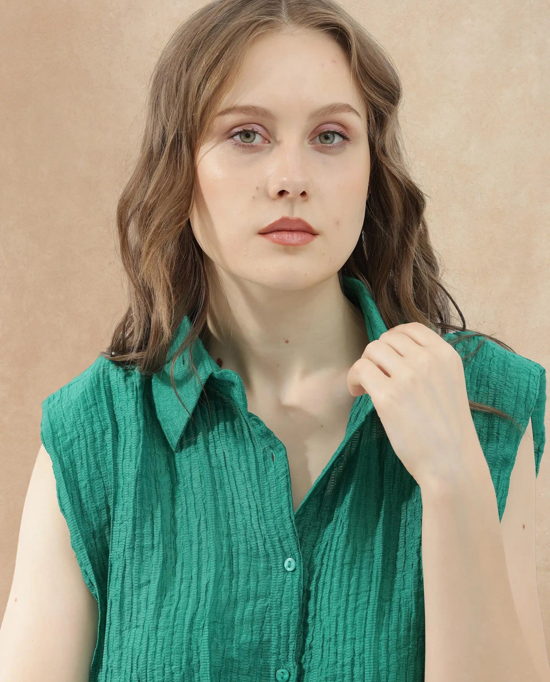 Rareism Women's Drummy Green Rayon Drop Collar Plain Sleeveless Regular Fit Top