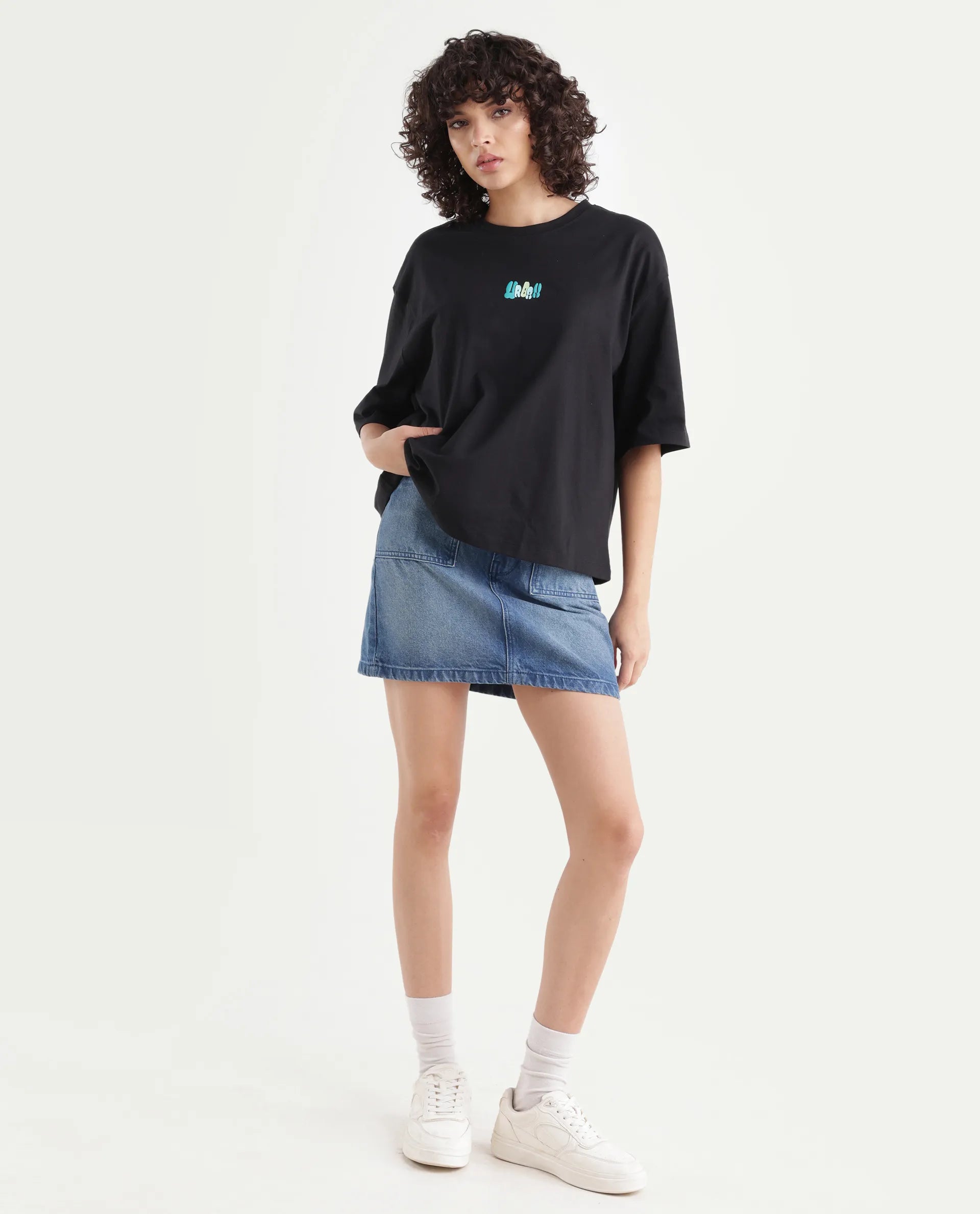 Rareism Women's Earl Black Cotton Blend Crew Neck Graphic Print Relaxed Fit T-Shirt