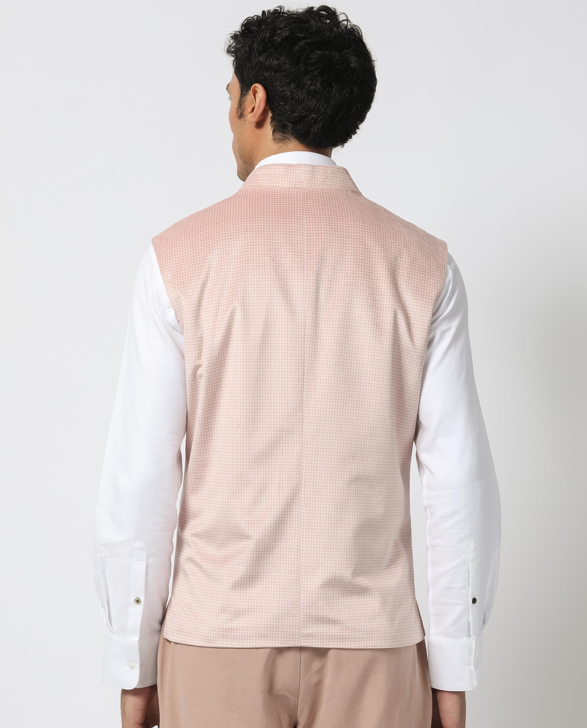 Rare Rabbit Men's Emerald Light Pink Mandarin Collar Sleeveless Textured Velvet Bandi