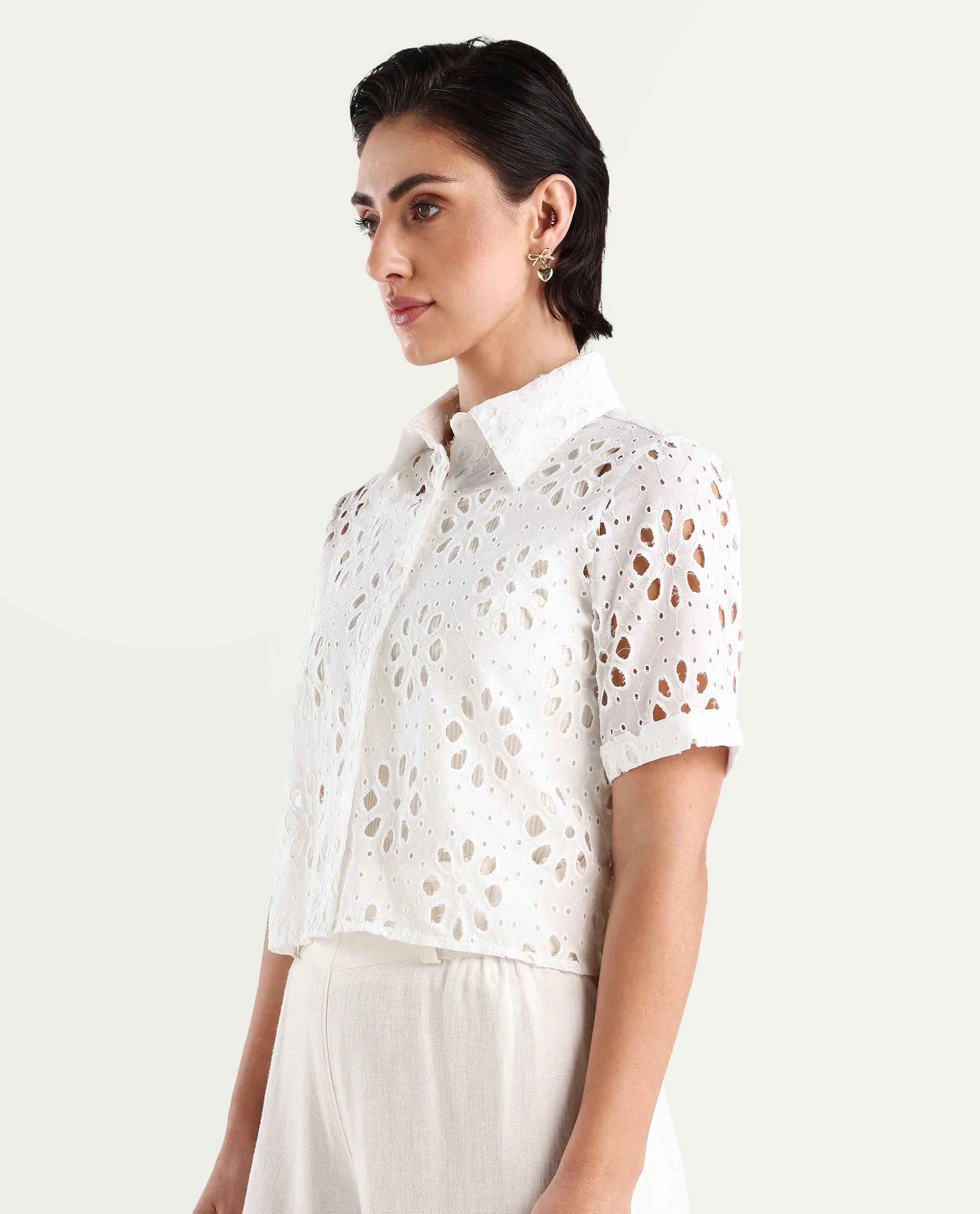 Rareism Women's Epoch White Cotton Collared Plain Crop Regular Fit Shirt