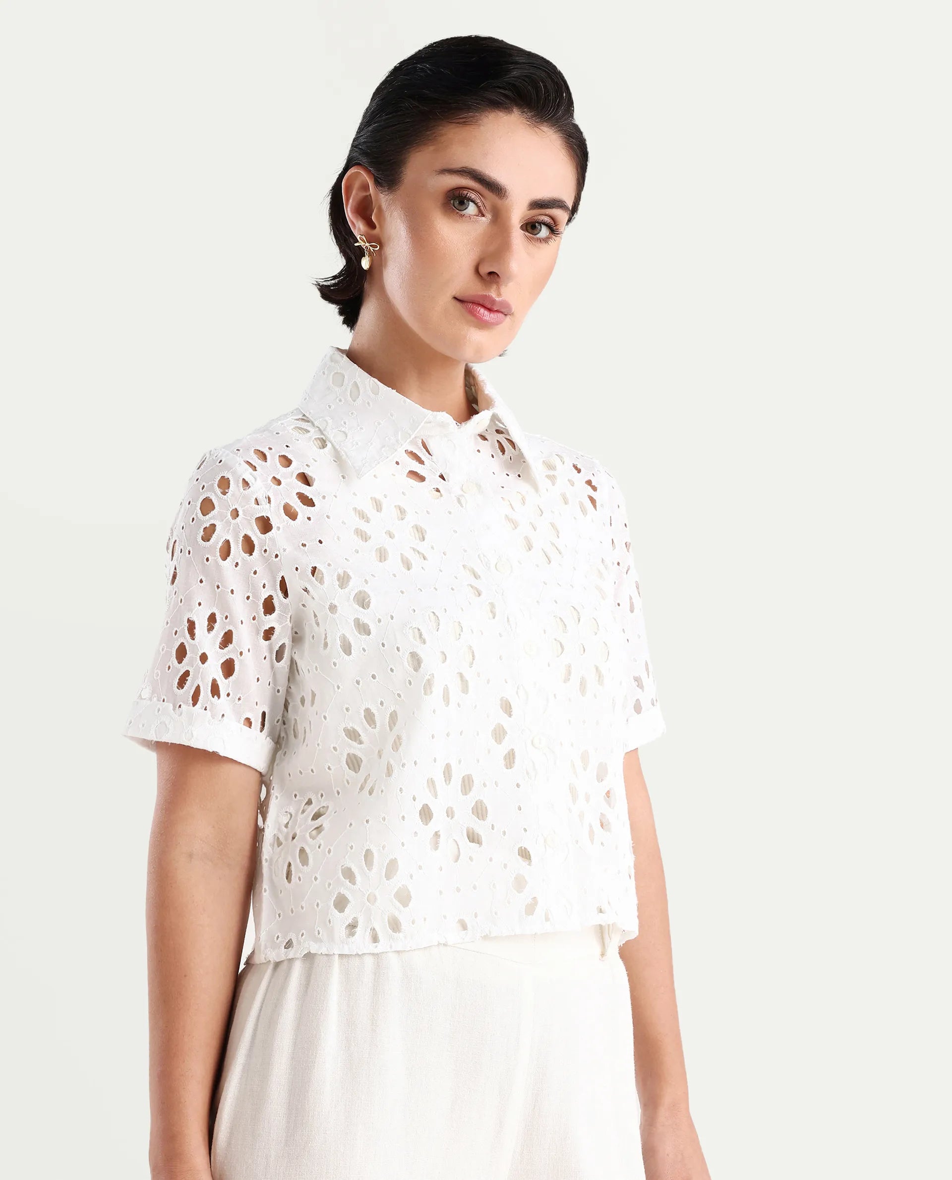 Rareism Women's Epoch White Cotton Collared Plain Crop Regular Fit Shirt