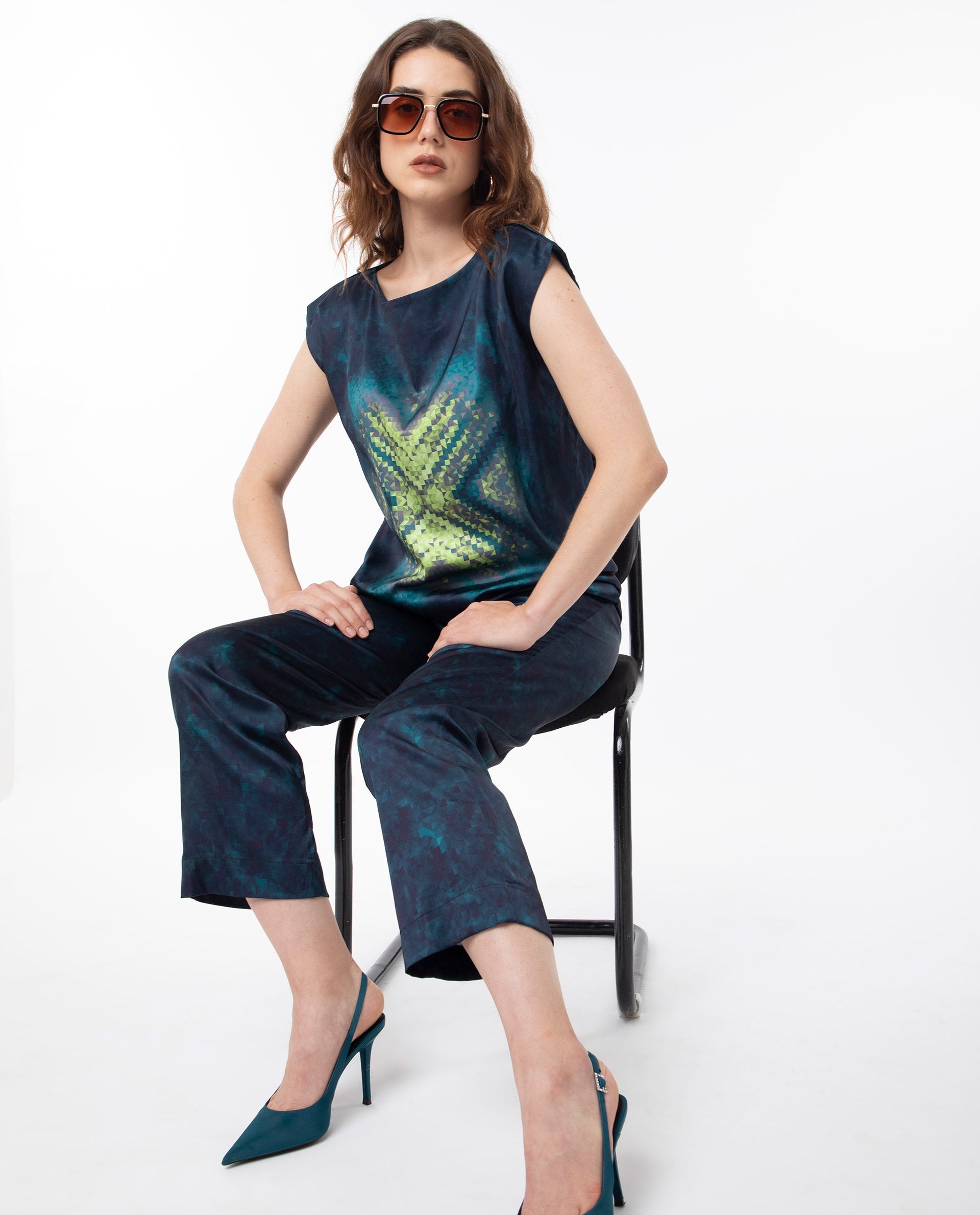 Rareism Women Erent Blue Polyester Fabric Relaxed Fit Abstract Print Ankle Length Trousers