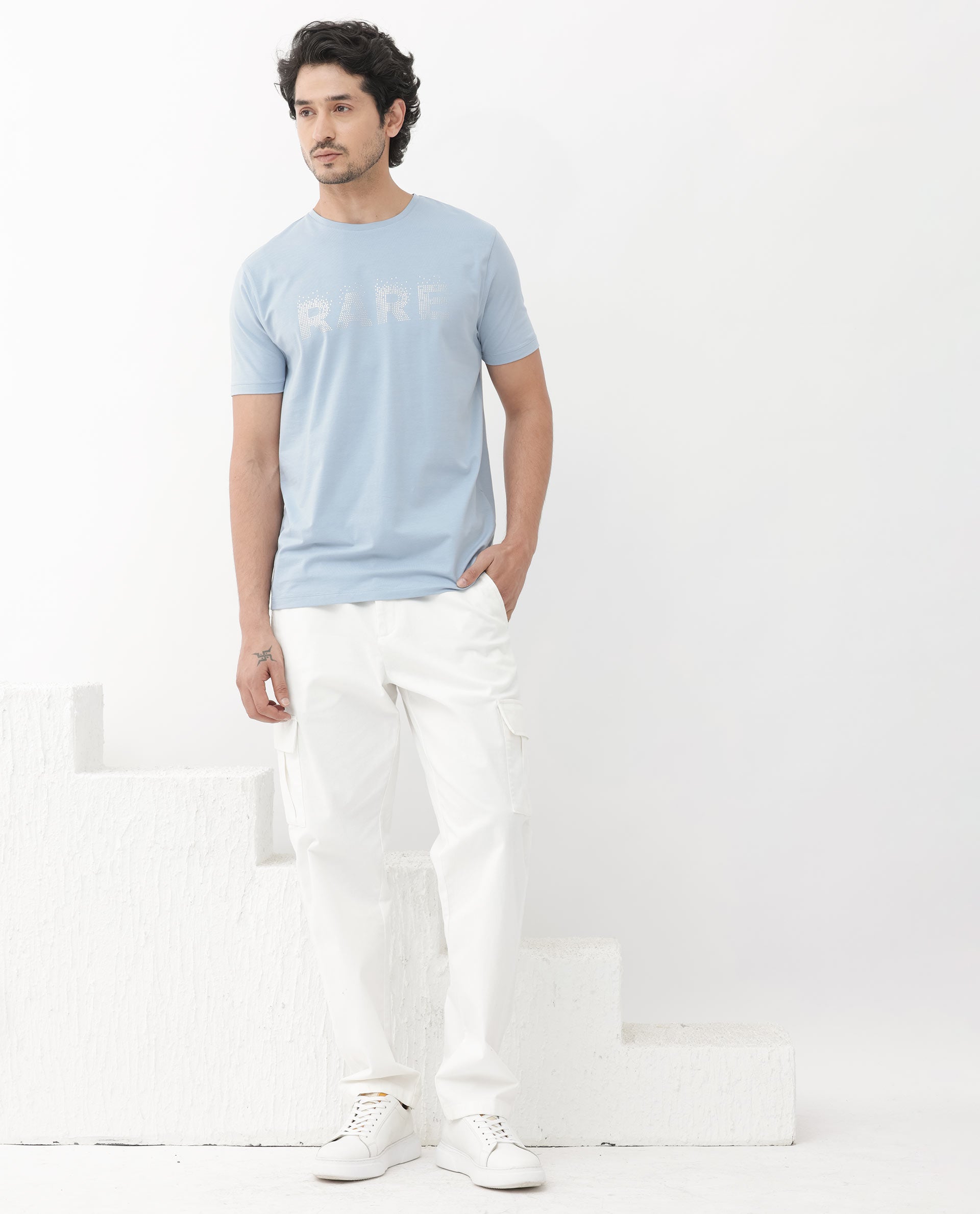 Rare Rabbit Mens Eso Light Blue Short Sleeve Graphic Print Regular Fit T-Shirt