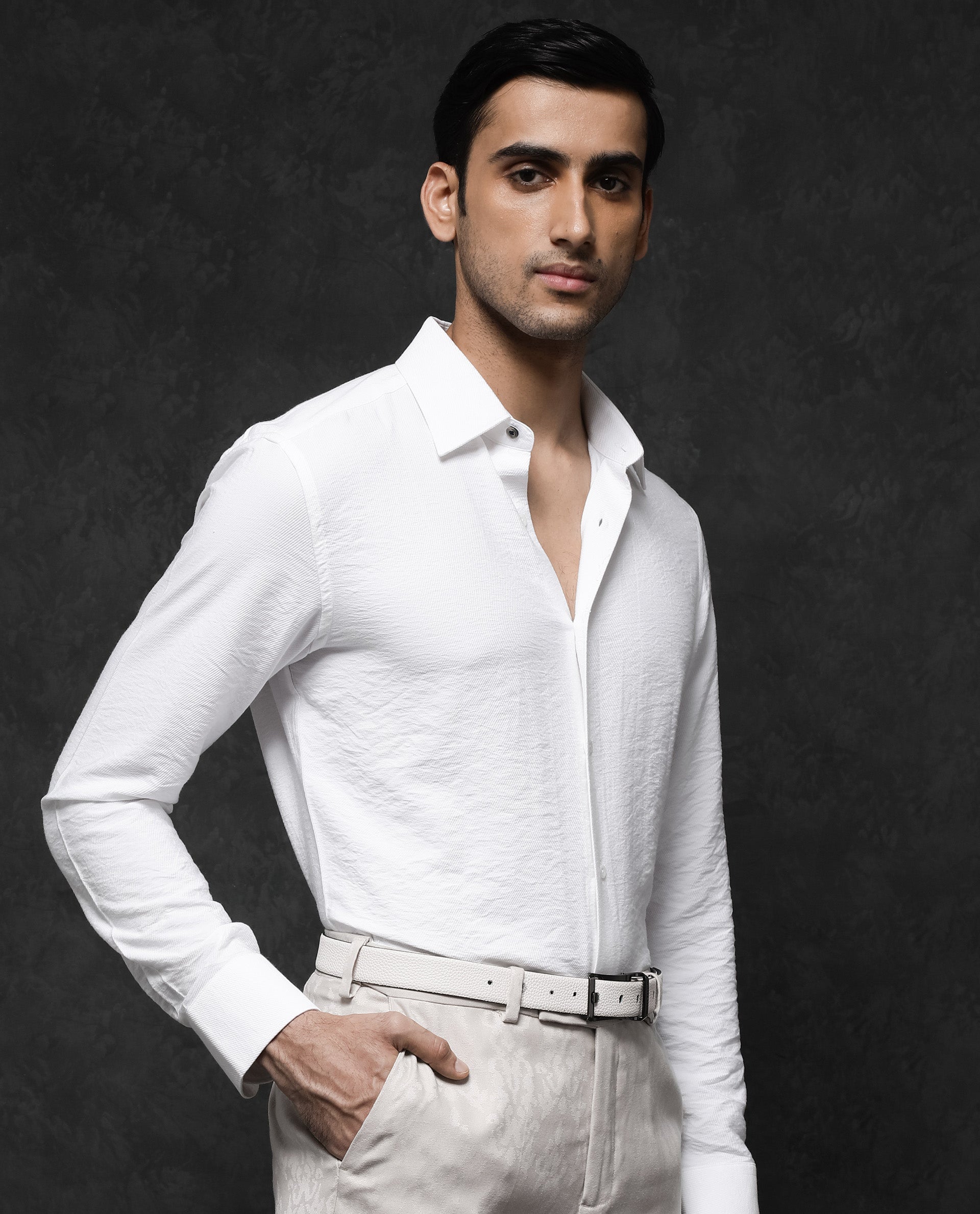 Rare Rabbit Mens Esty White Viscose Nylon Fabric Full Sleeve Solid Twill Formal Shirt