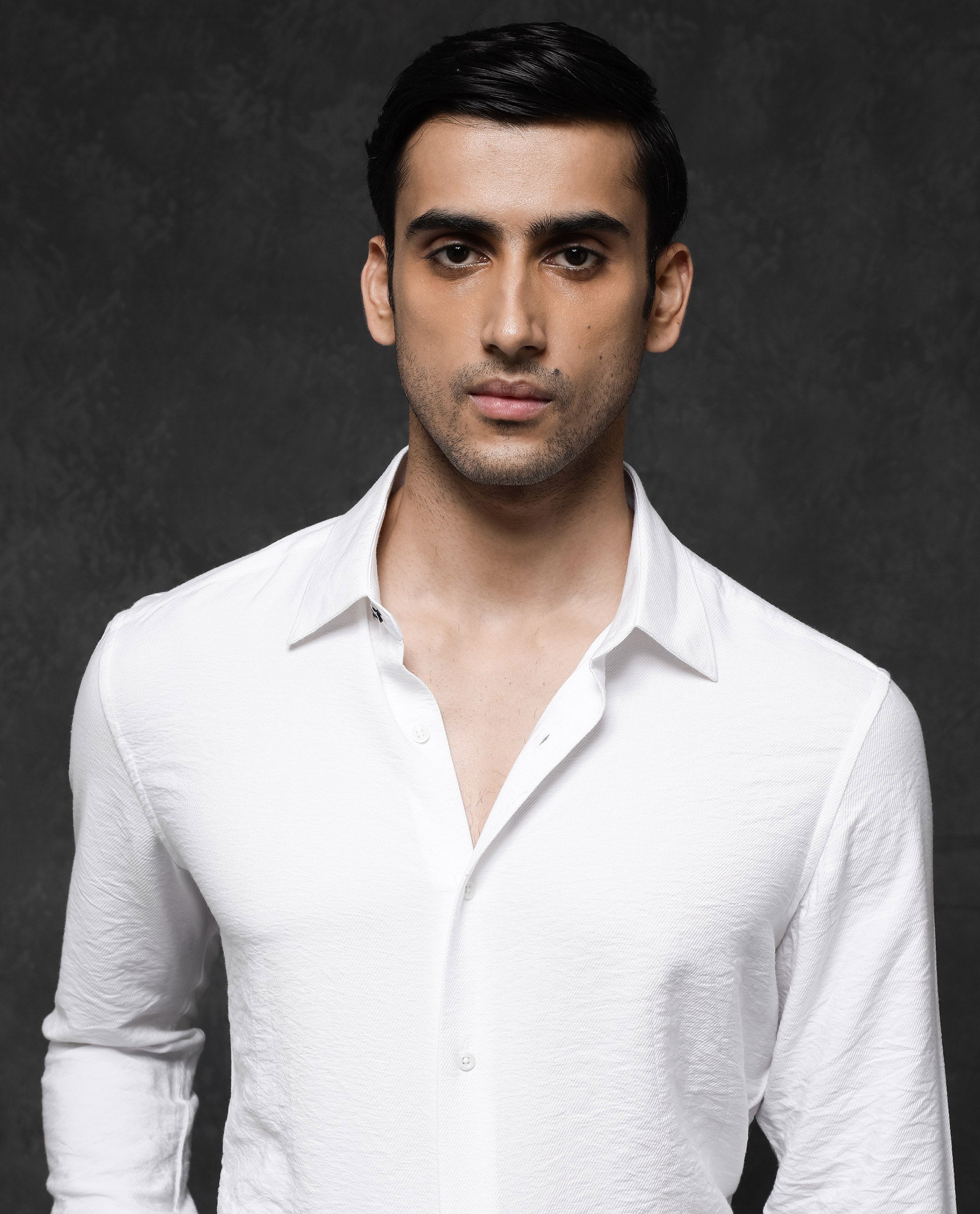 Rare Rabbit Mens Esty White Viscose Nylon Fabric Full Sleeve Solid Twill Formal Shirt