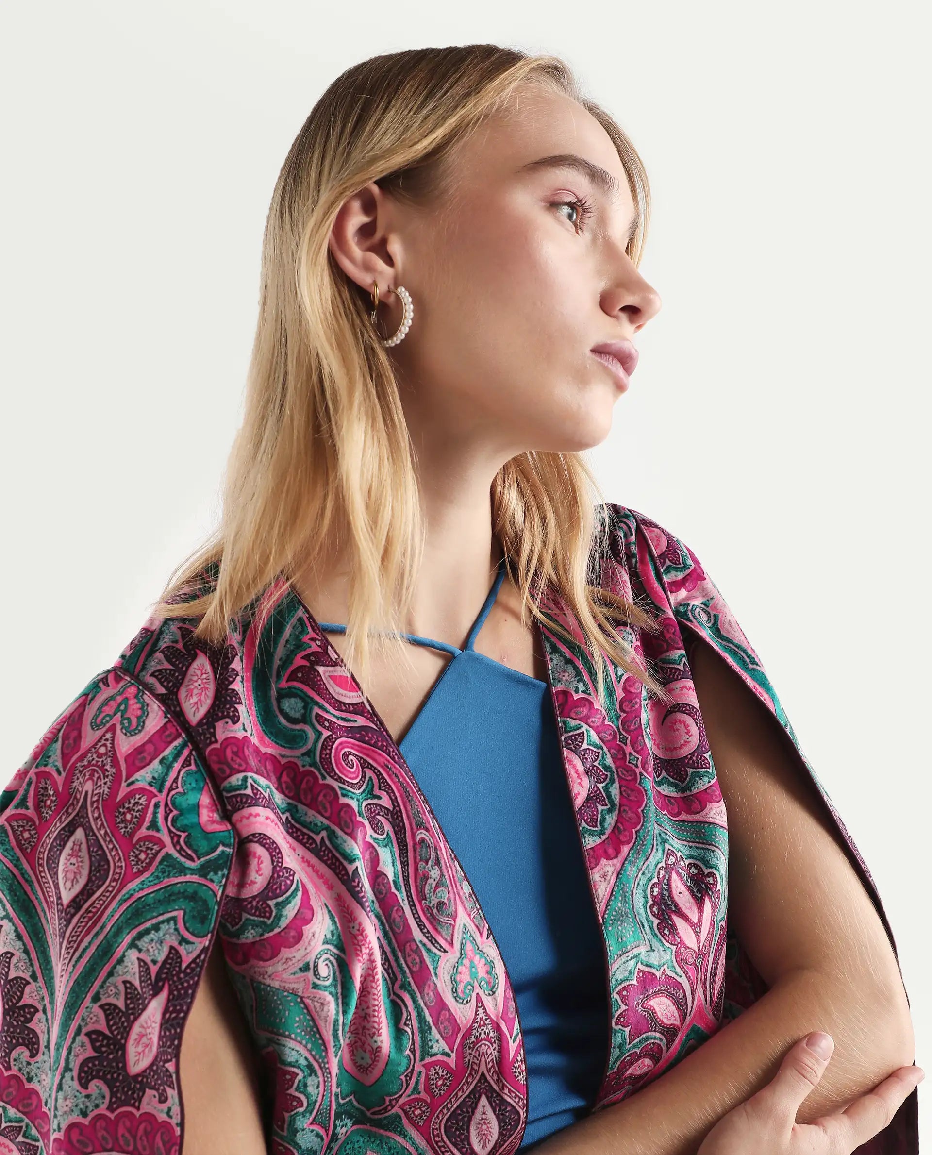 Rareism Women's Fewdy Multi Velvet Collarless Paisley Print Crop Regular Fit Jacket