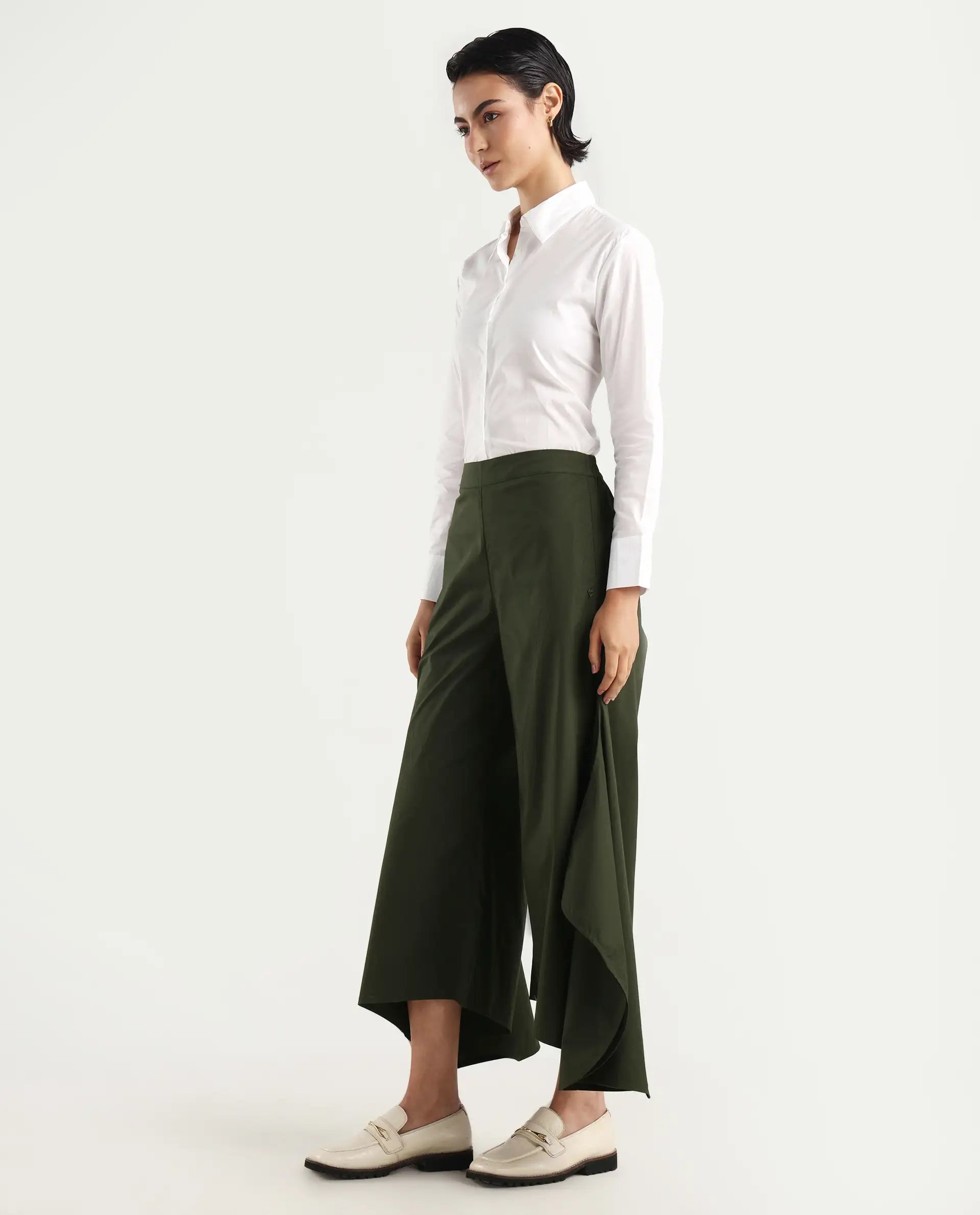 Rareism Women's Filom Green Cotton Blend Plain Ankle Length Flared Trouser