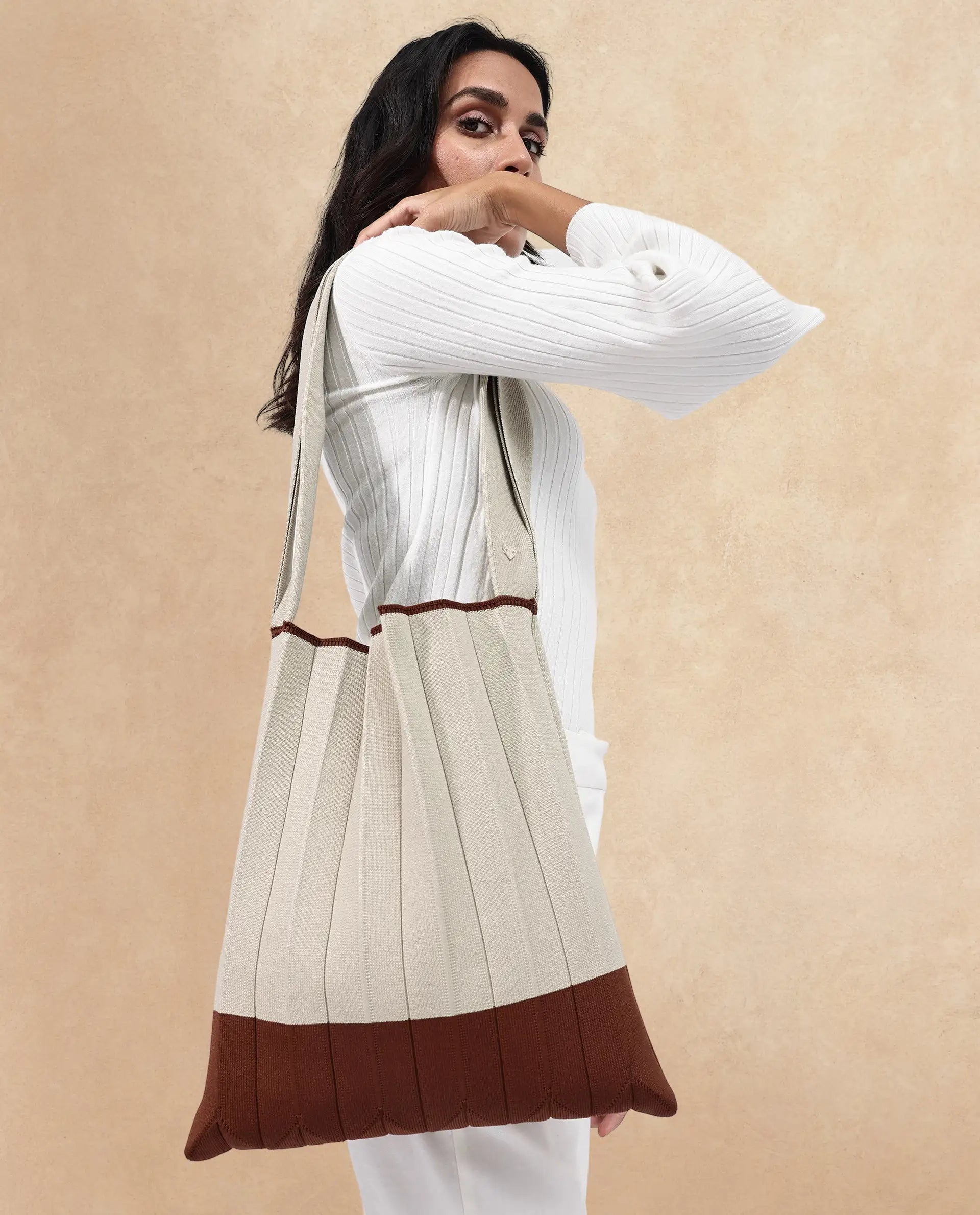 Rareism Articale Women Flounce Beige Fabric Polyester Colorblock Knitted Tote Bag