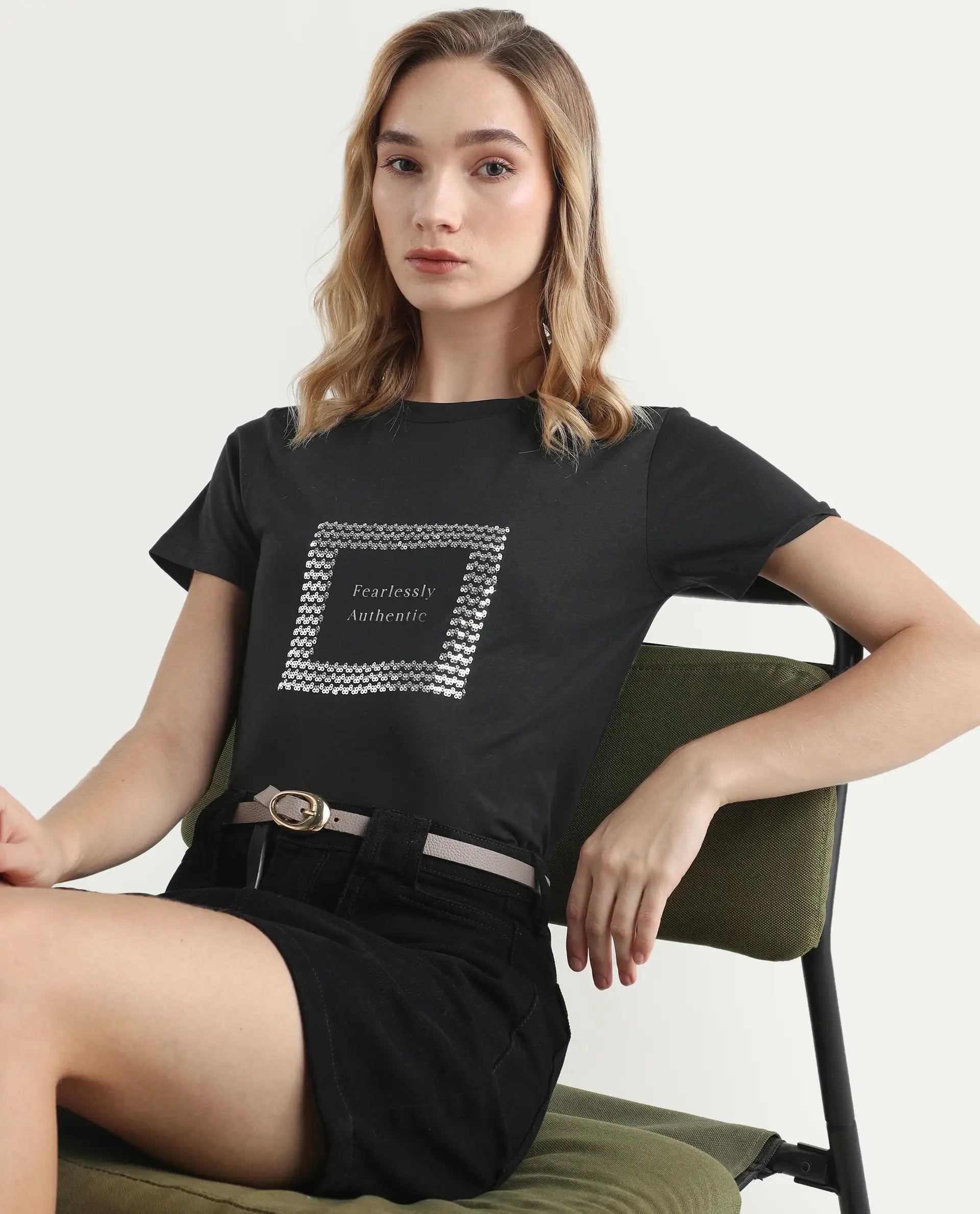 Rareism Women's Frunta Black Cotton Blend Crew Neck Graphic Print Regular Fit T-Shirt