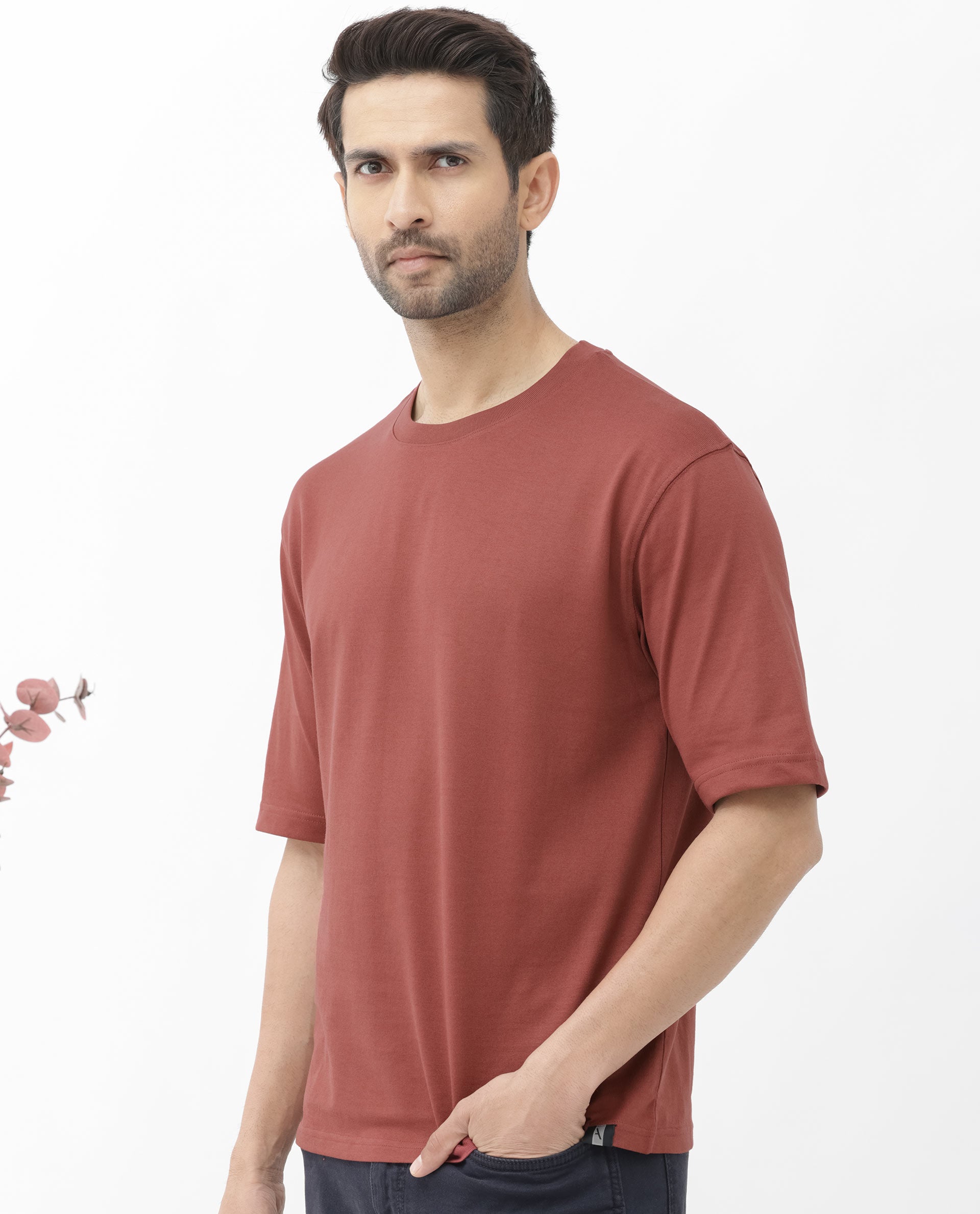 Rare Rabbit Men's Gallos Rust Short Sleeve Oversized Solid T-Shirt