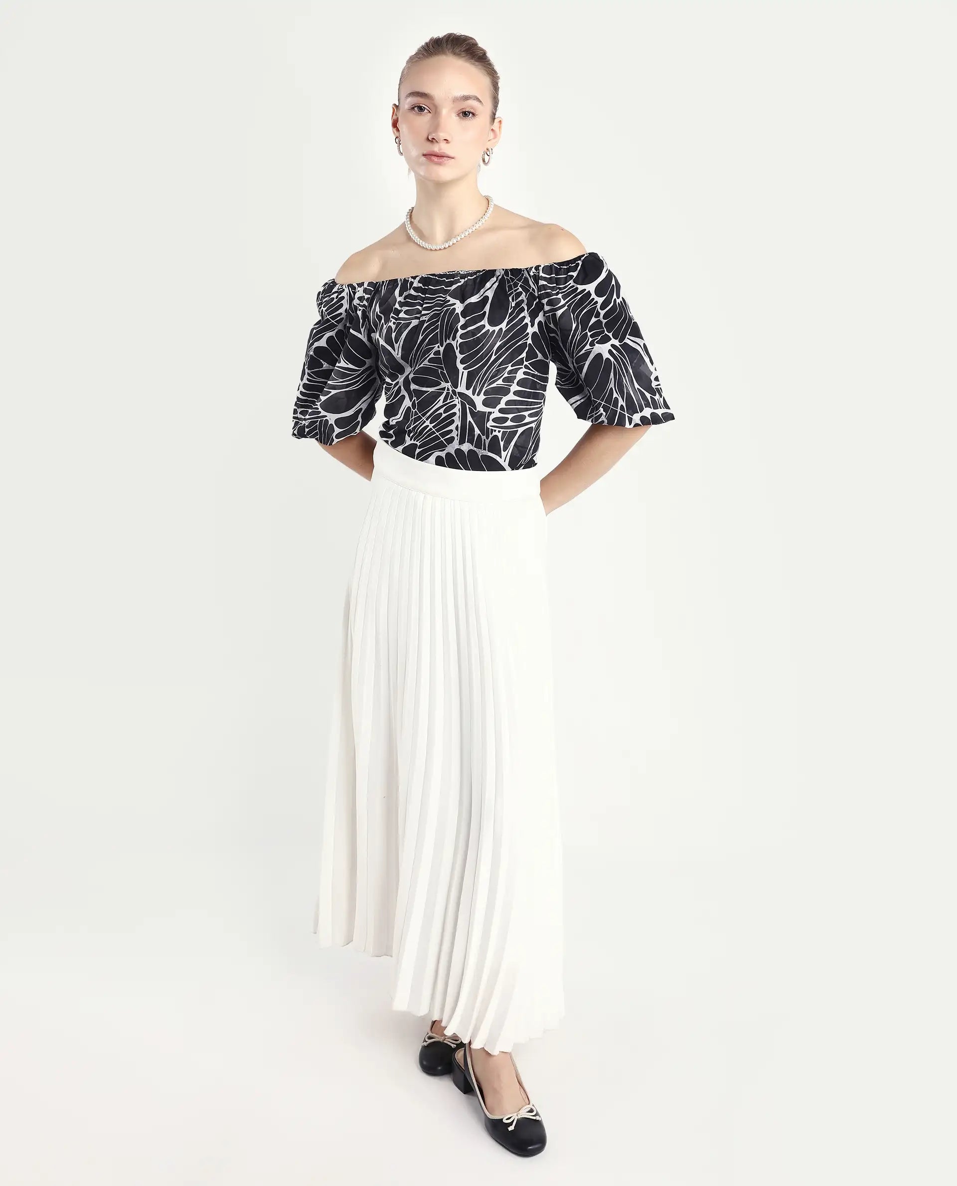 Rareism Women's Getan Black Viscose Blend Square Neck Abstract Print Balloon Sleeve Relaxed Fit Top