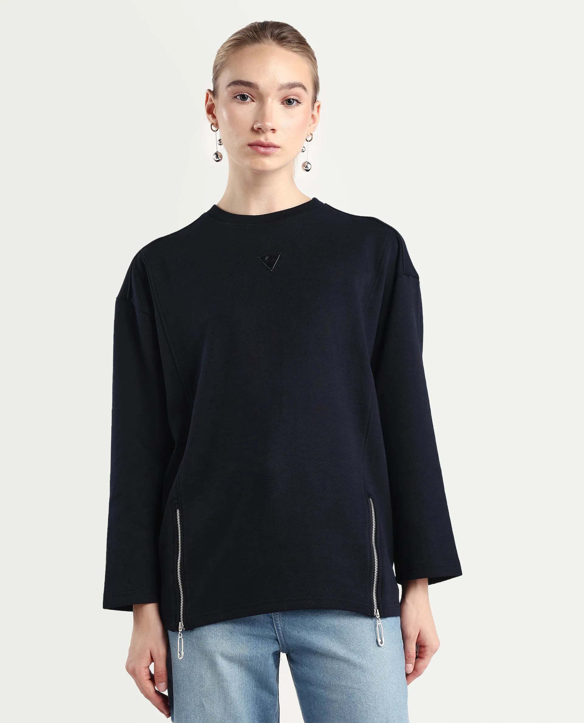 Rareism Women's Gravity Black Cotton Blend Crew Neck Plain Hip Length Relaxed Fit Sweatshirt