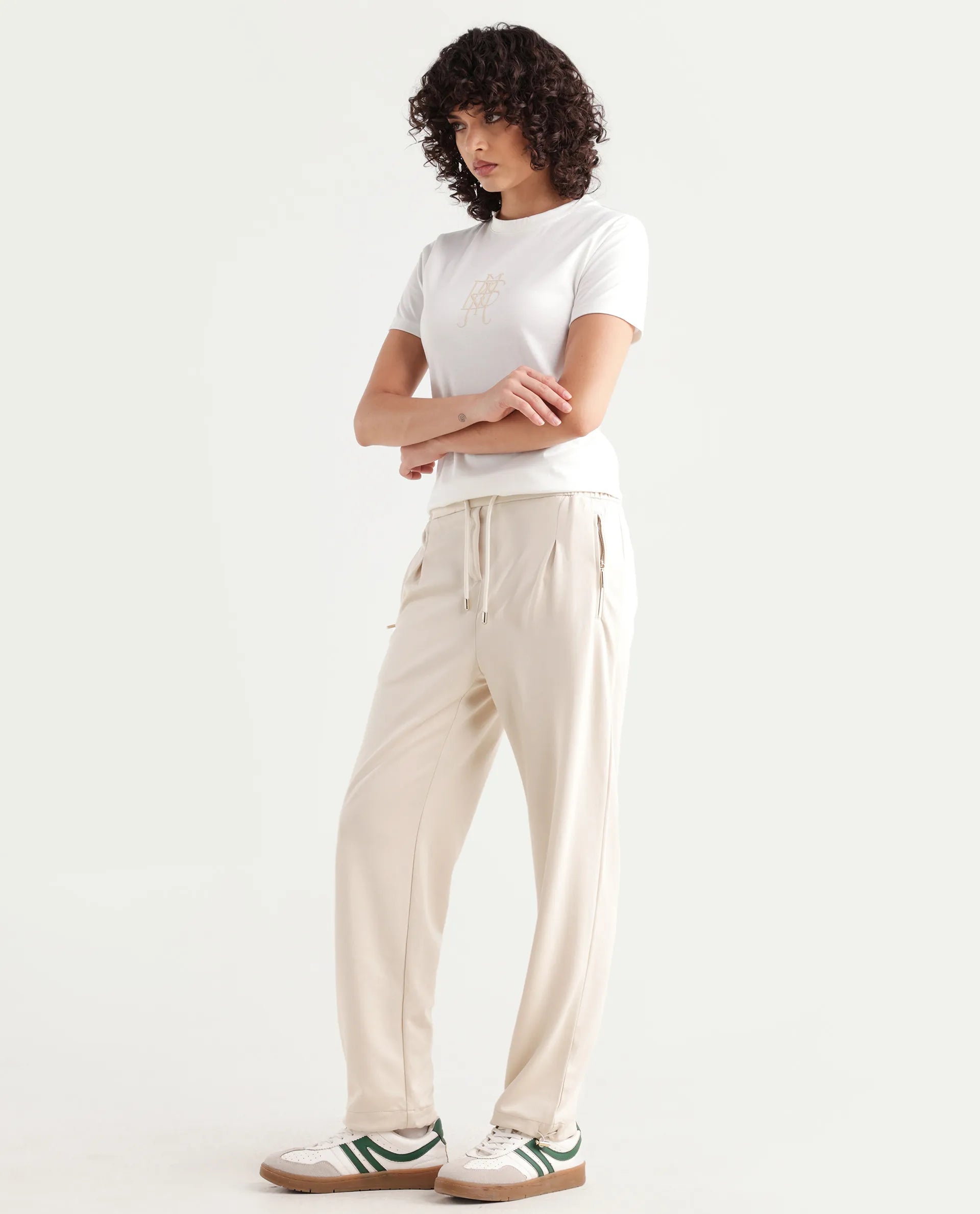 Rareism Women's Gumushane Off White Modal Blend Plain Ankle Length Straight Fit Track Pant