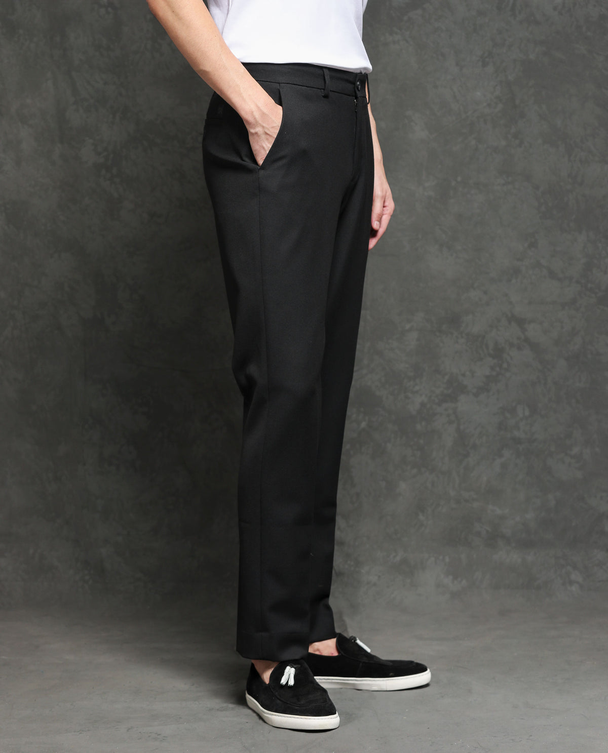 Rare Rabbit Men's Hamlet Black Solid Mid-Rise Regular Fit Premium Trouser