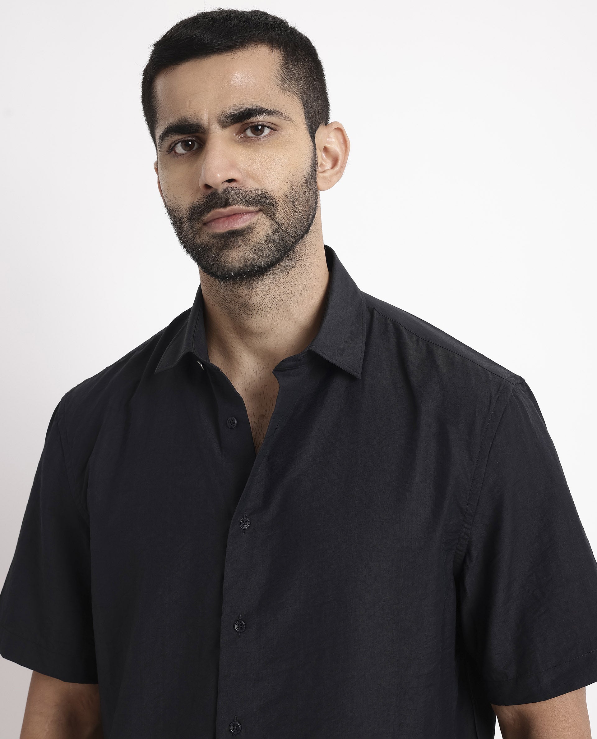 Rare Rabbit Men Blois Black Viscose Nylon Fabric Short Sleeve Slim Fit Plain Shirt