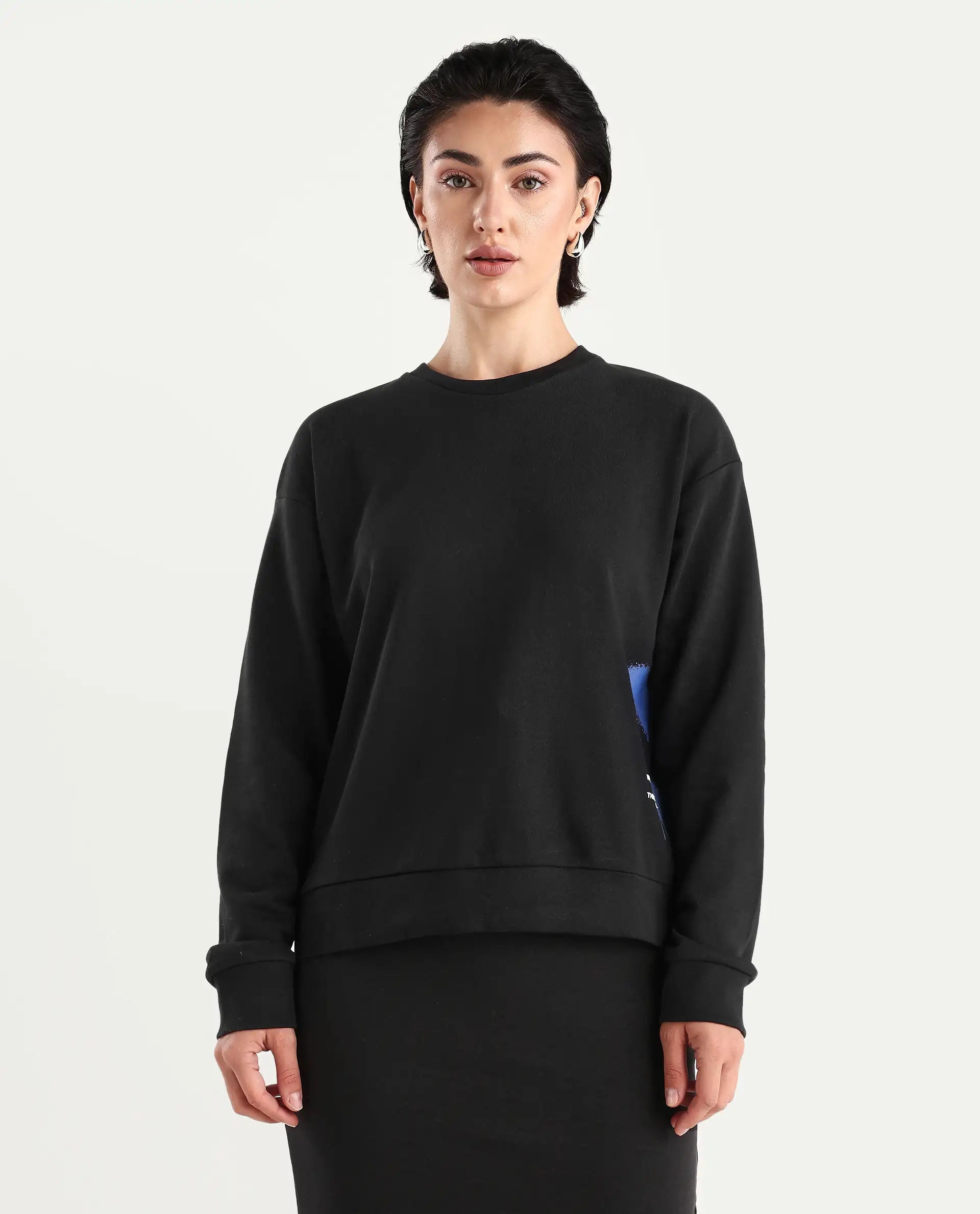 Rareism Women's Herf Black Cotton Crew Neck Graphic Print Regular Fit Sweatshirt