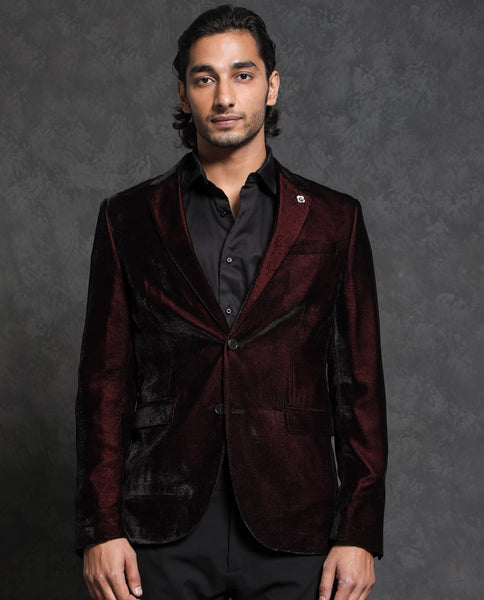 Maroon blazer shop black shirt