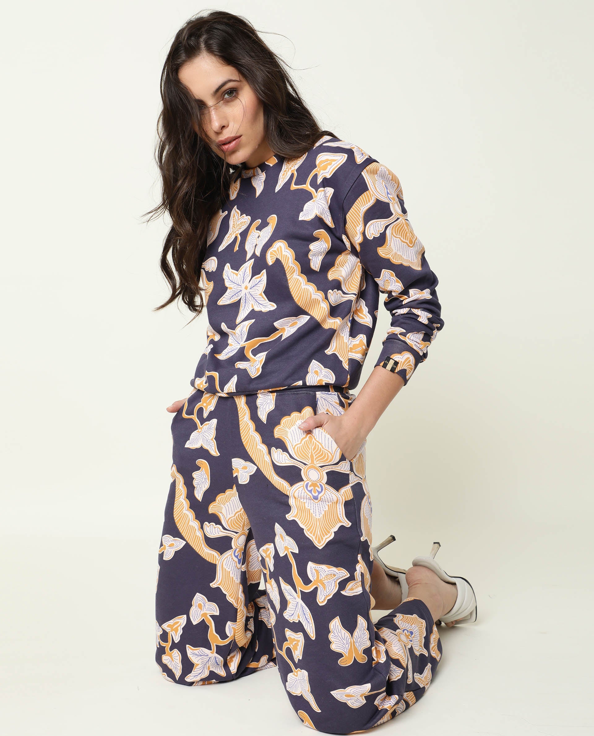 Rareism Women Bogota Navy Cotton Fabric Relaxed Fit Abstract Print Mid Rise Ankle Length Track Pant