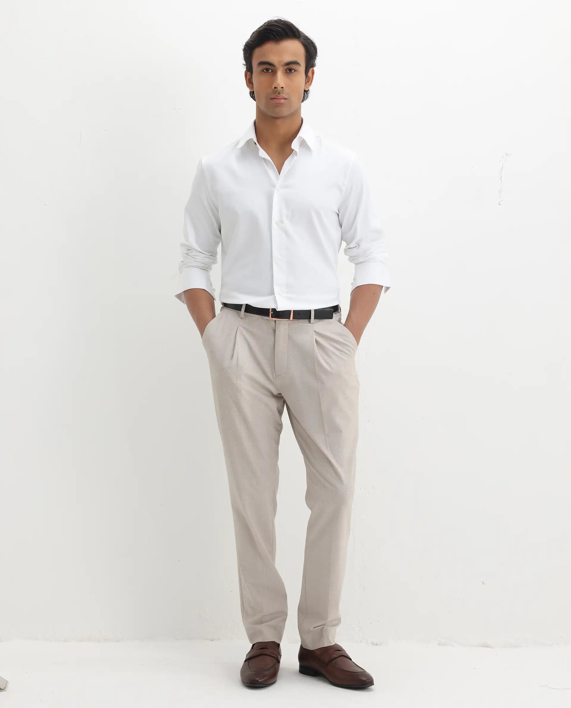 Rare Rabbit Men's Holla-26 White Cotton Plain Regular Fit Full Sleeve Collared Shirt