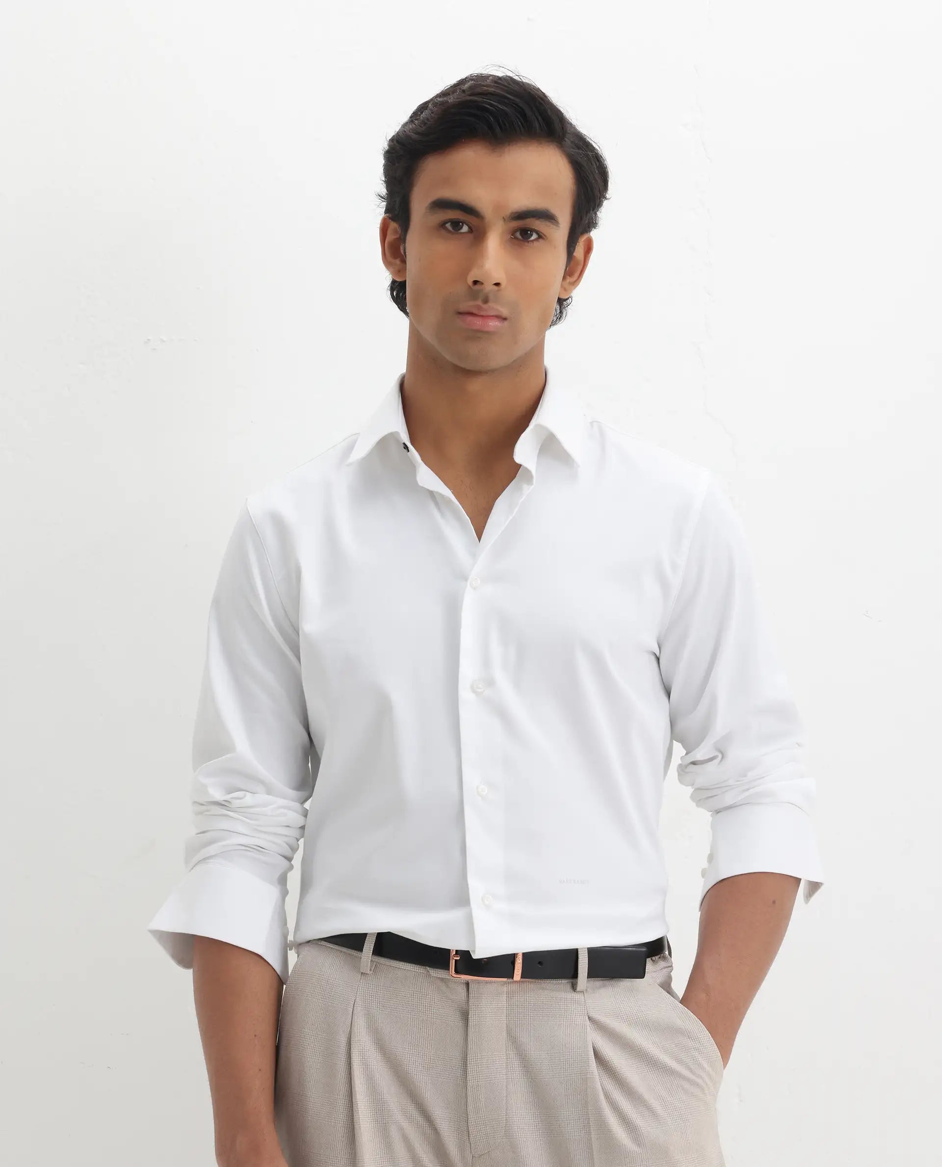 Rare Rabbit Men's Holla-26 White Cotton Plain Regular Fit Full Sleeve Collared Shirt