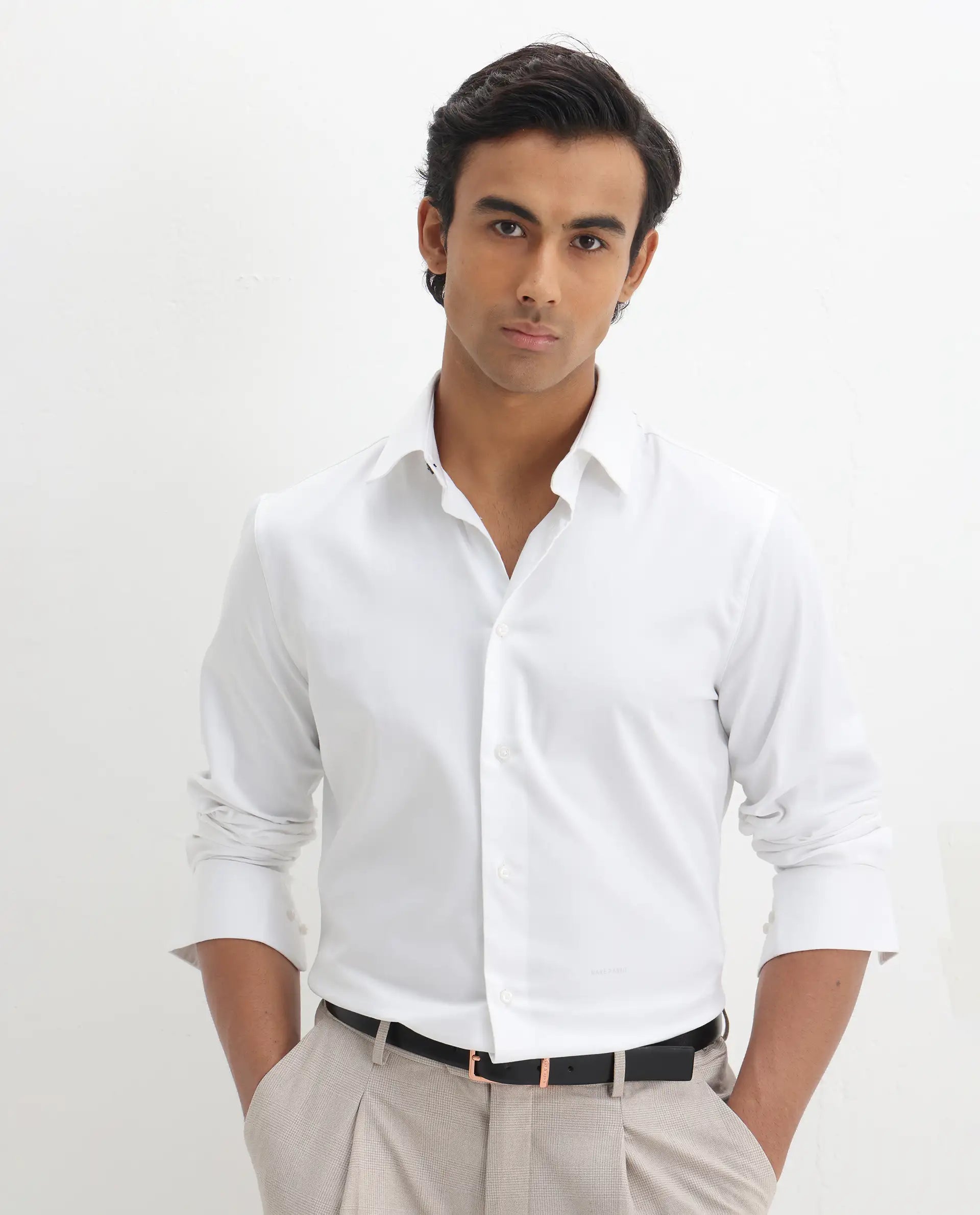 Rare Rabbit Men's Holla-26 White Cotton Plain Regular Fit Full Sleeve Collared Shirt