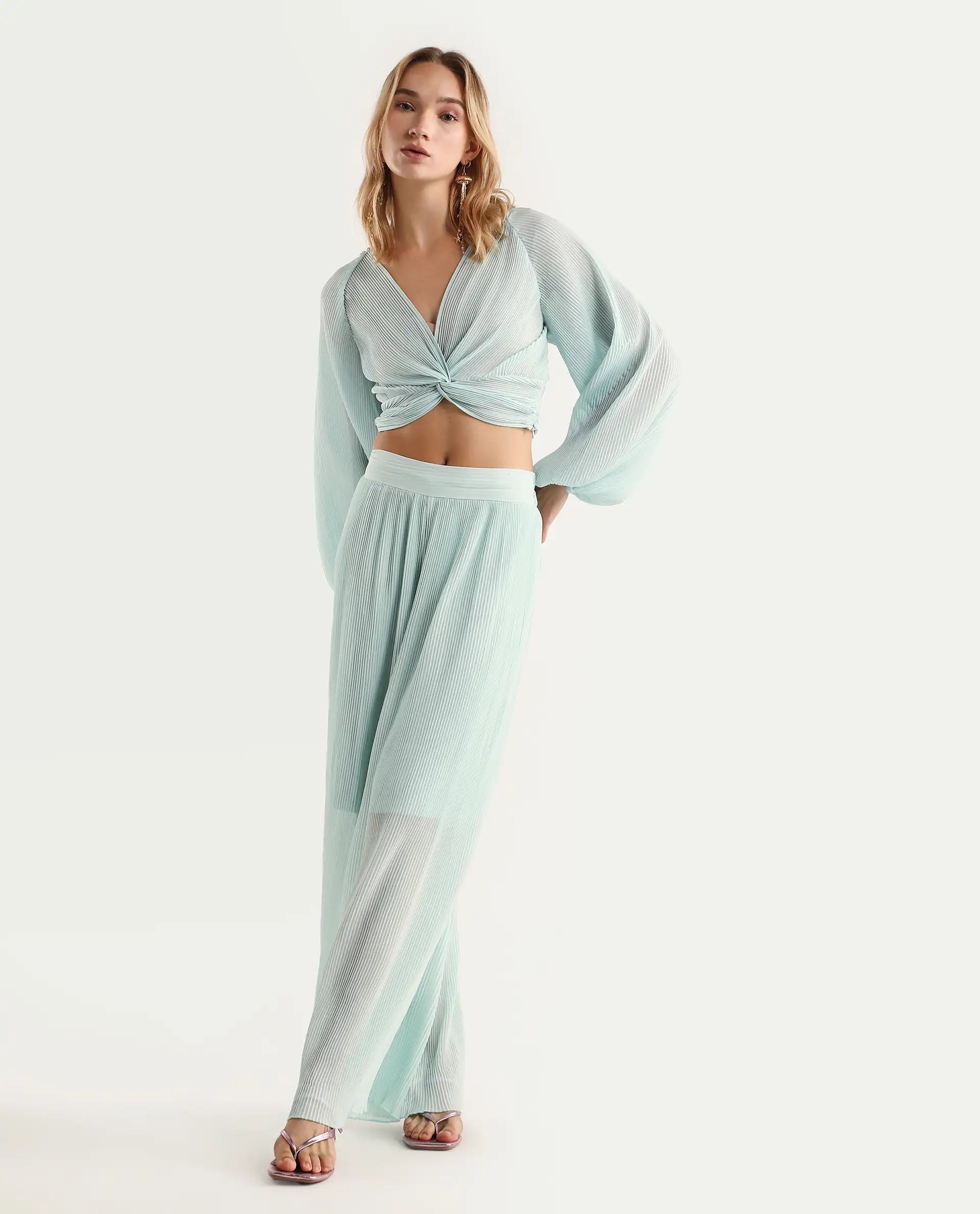 Rareism Women's Humphre-T Pastel Polyester V-Neck Plain Raglan Sleeve Crop Regular Fit Top