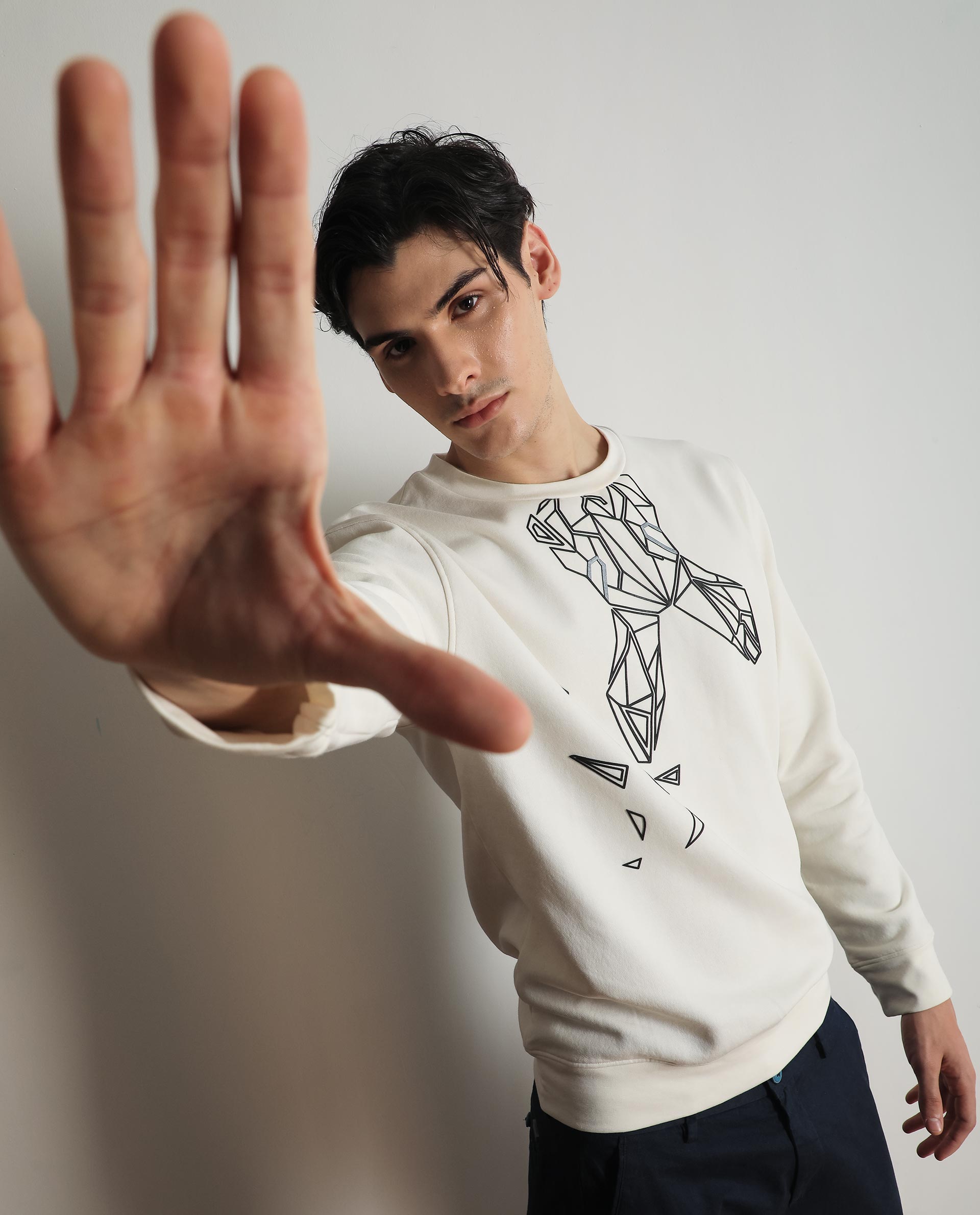 Rare Rabbit Mens Oakk Off White Full Sleeves Crew Neck Graphic Logo Print Sweatshirt