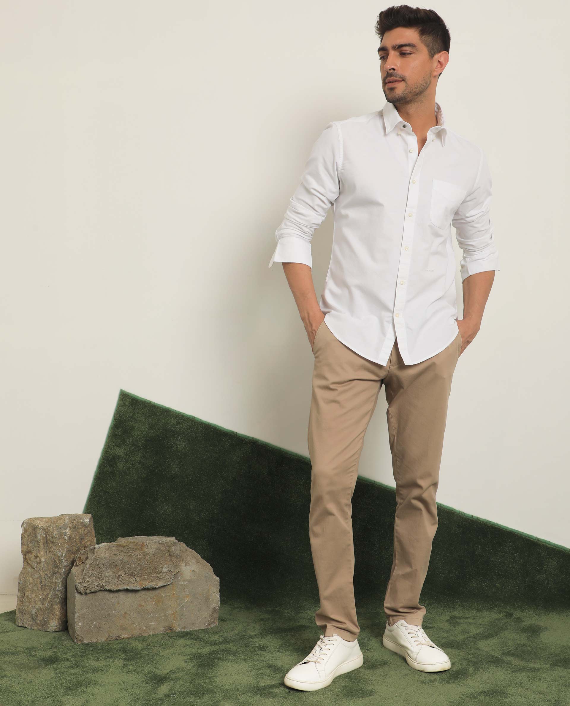 Rare Rabbit Men's Auxfo White Cotton Fabric Full Sleeves Solid Shirt