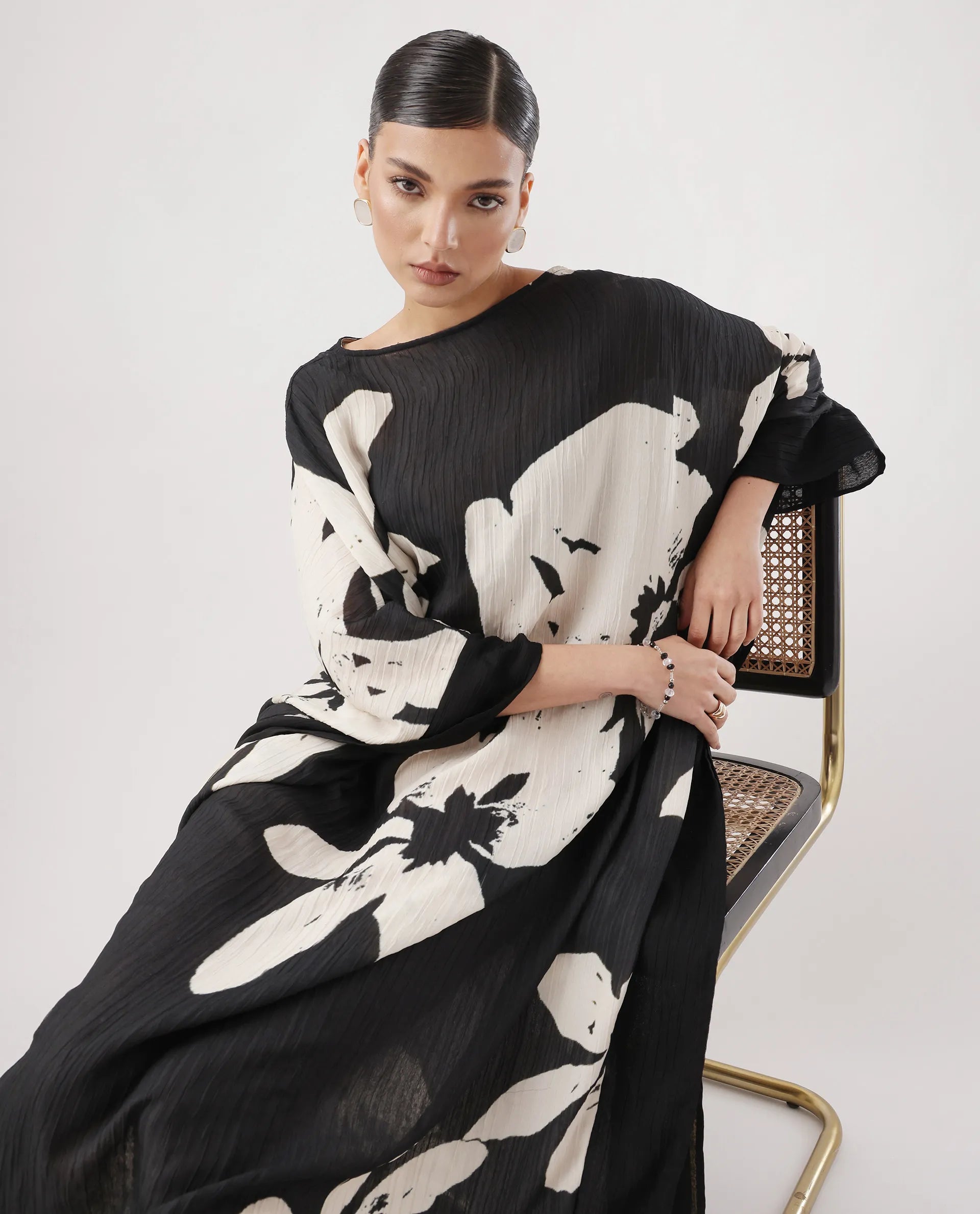 Rareism Women's Janarea Black Polyester Boat Neck Abstract Print Kaftan Sleeve Midi Kaftan Dress