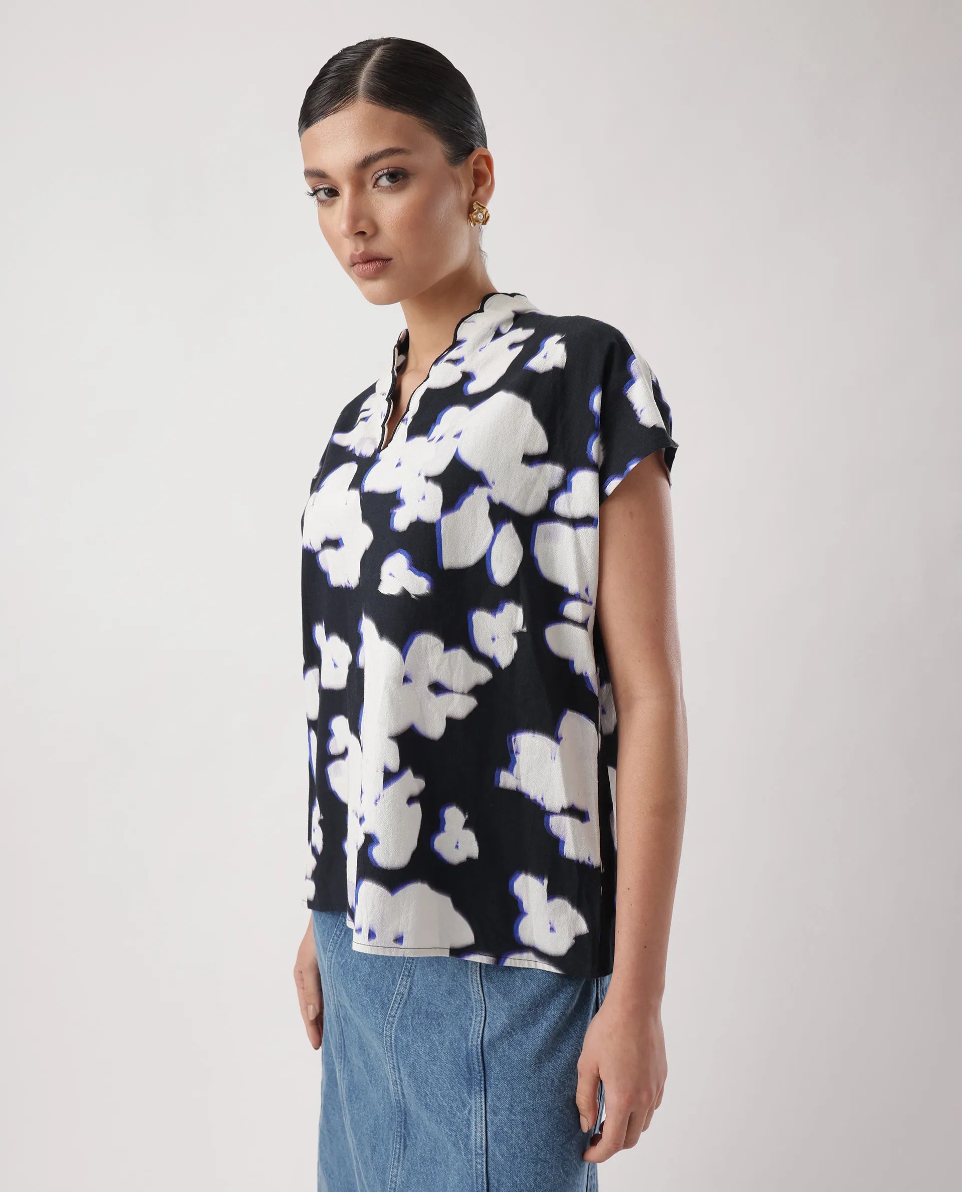 Rareism Women's Janfara T Black Cotton V-Neck Abstract Print Extended Sleeves Regular Fit Top