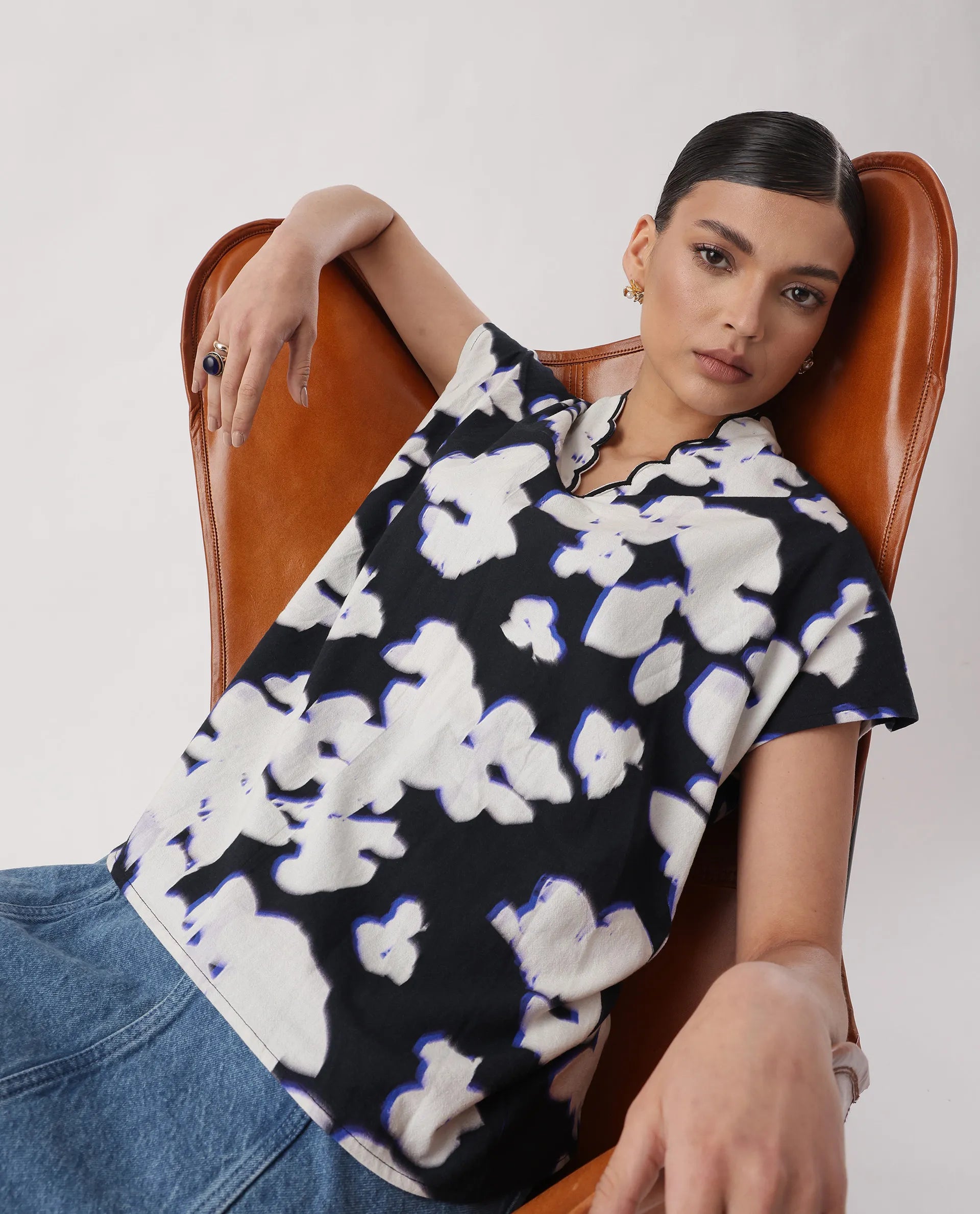 Rareism Women's Janfara T Black Cotton V-Neck Abstract Print Extended Sleeves Regular Fit Top