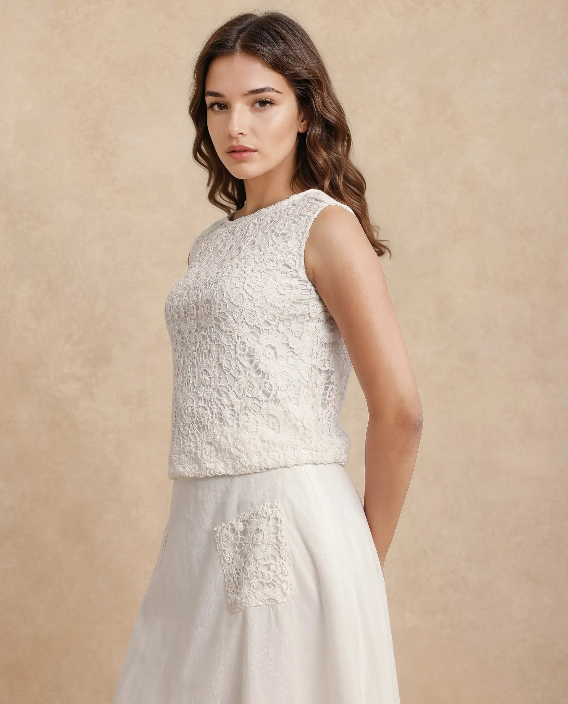 Rareism Women's Janlom T White Cotton Round Neck Abstract Print Sleeveless Crop Boxy Fit Top