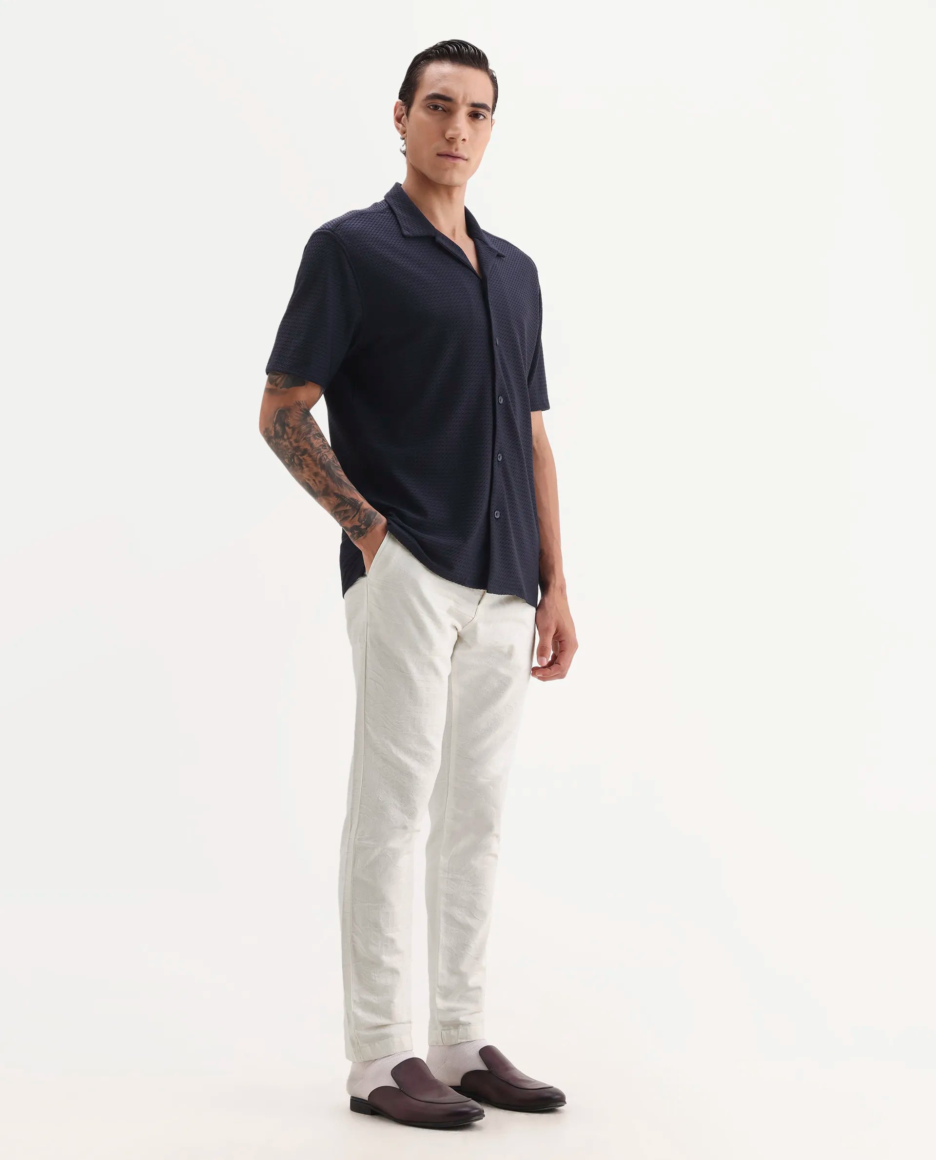 Rare Rabbit Men Jeck-Aw25 White Cotton Fabric Button And Zip Closure Closure Jacquard Trouser