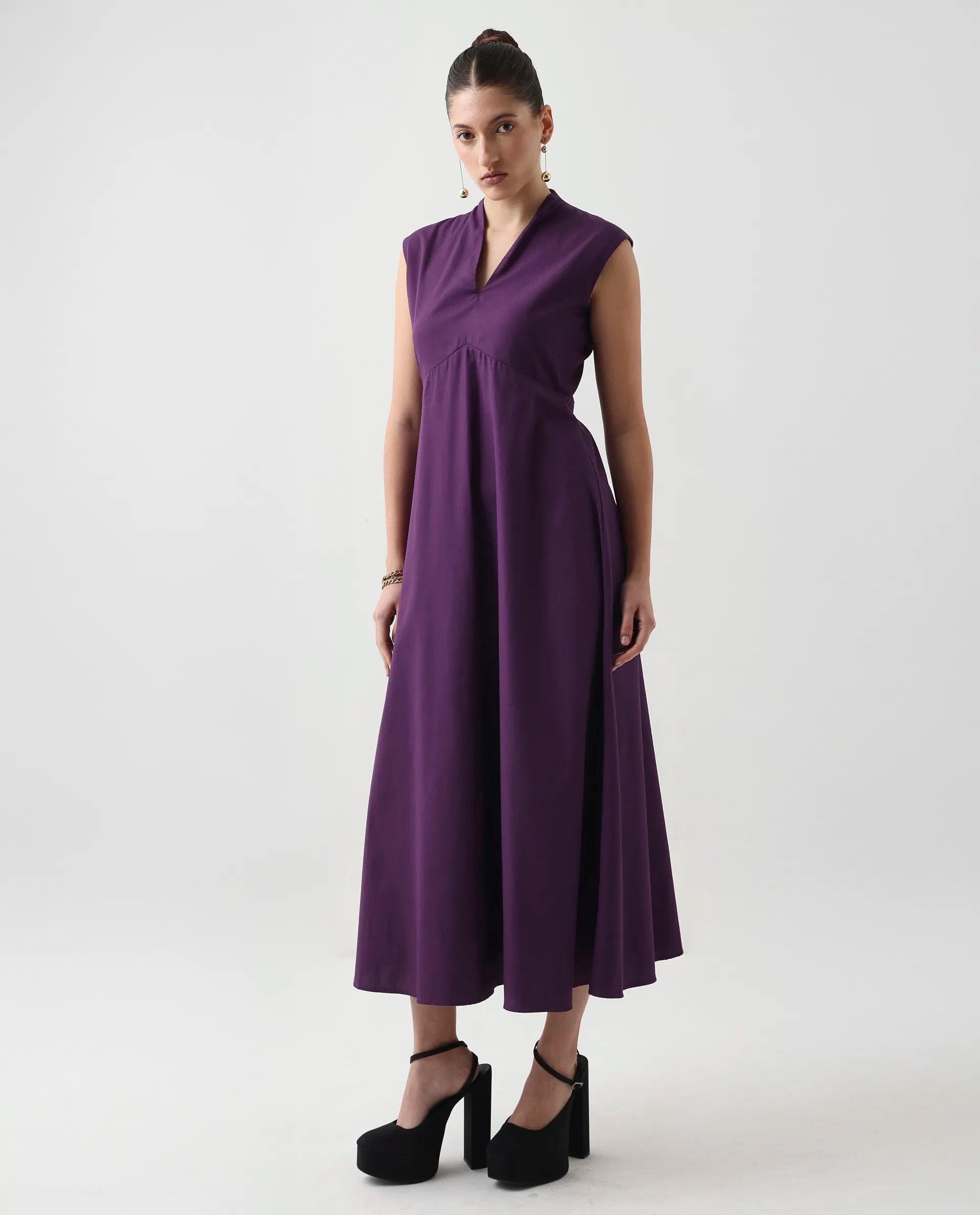 Rareism Women's Jenshi Purple Cotton Blend Sleeveless V-Neck Fit And Flare Fit Plain Dress