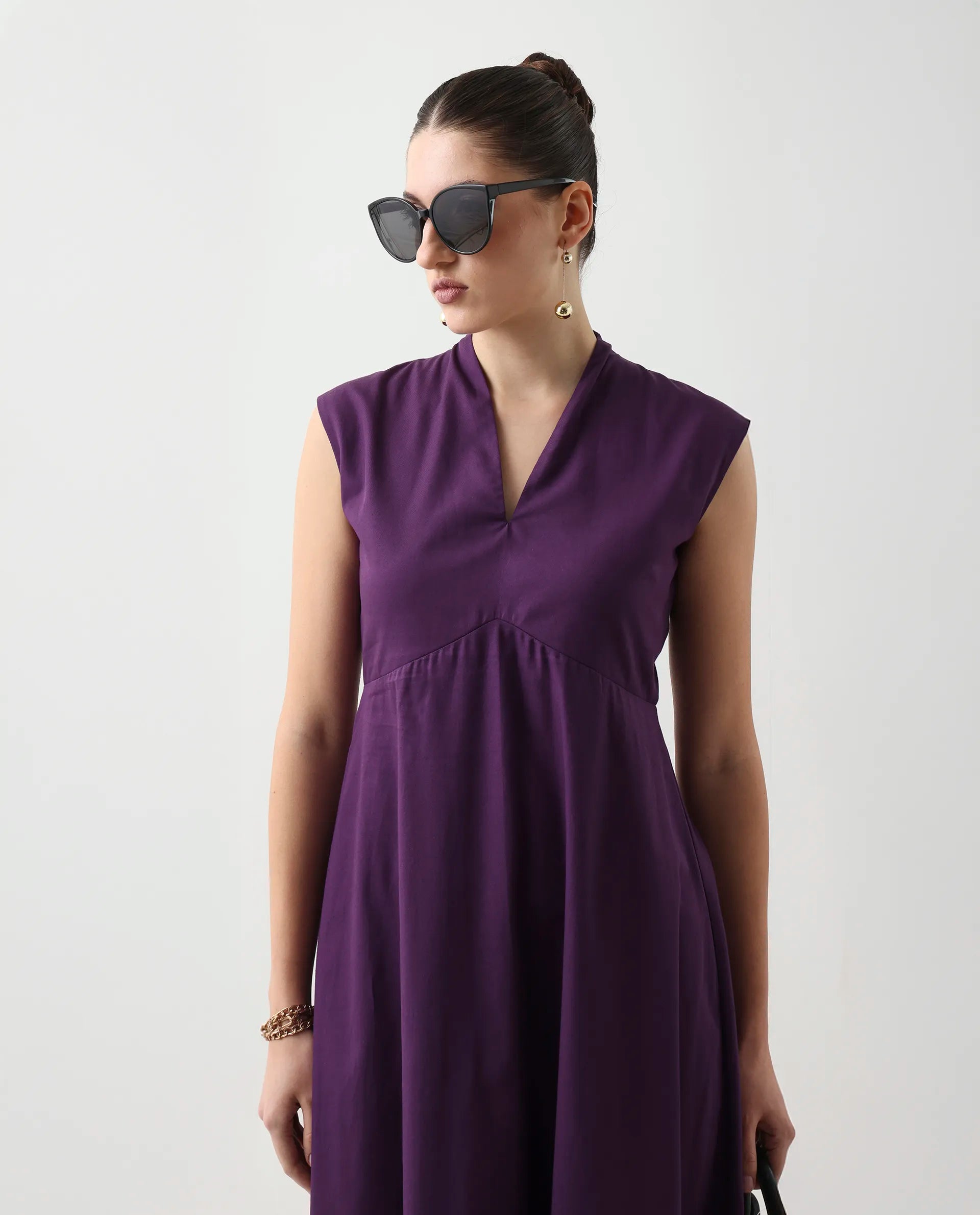 Rareism Women's Jenshi Purple Cotton Blend Sleeveless V-Neck Fit And Flare Fit Plain Dress