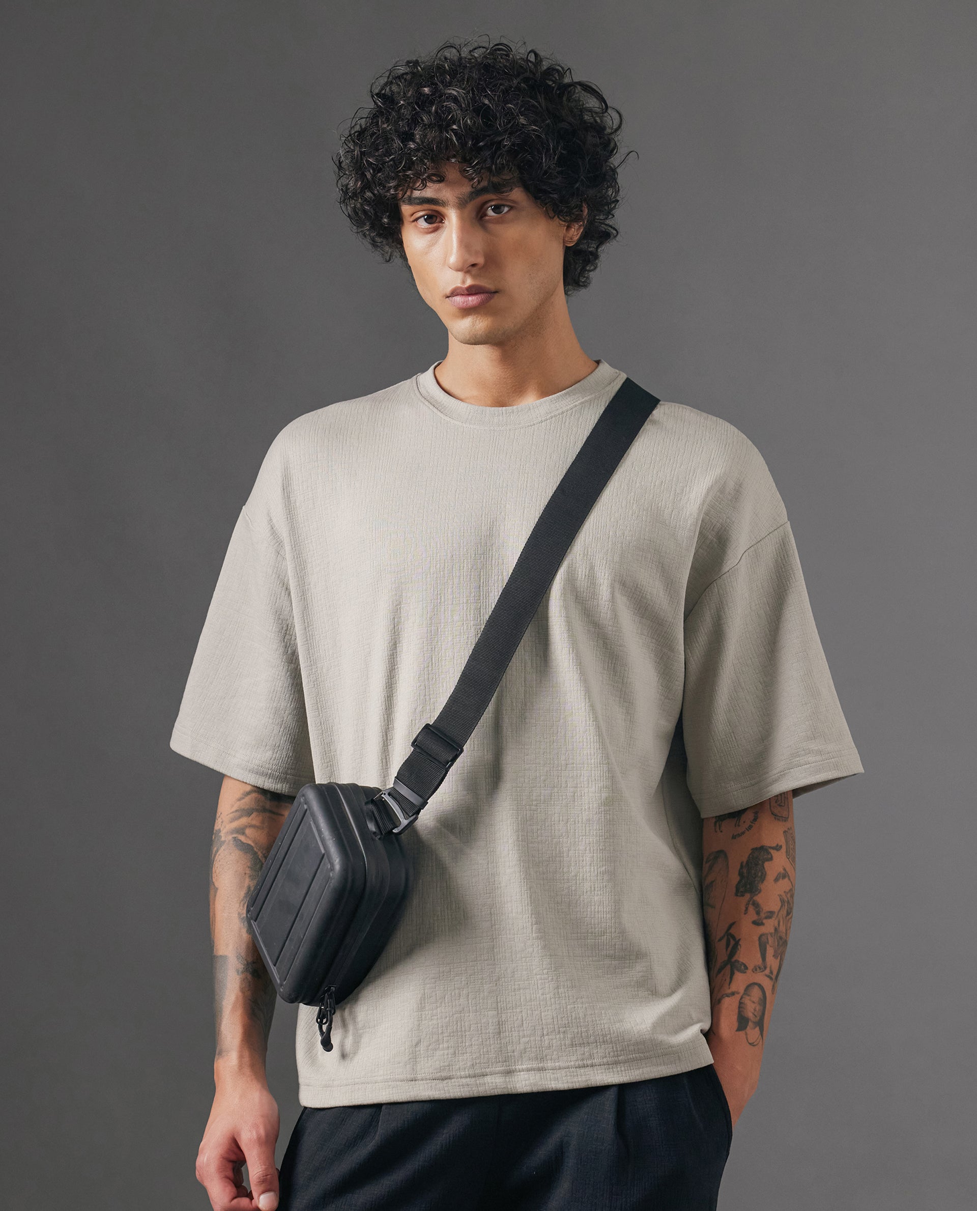 Rare Rabbit Men Kelos Light Grey Cotton Poly Fabric Short Sleeve Crew Neck Oversized Fit Cut and Sew T-Shirt