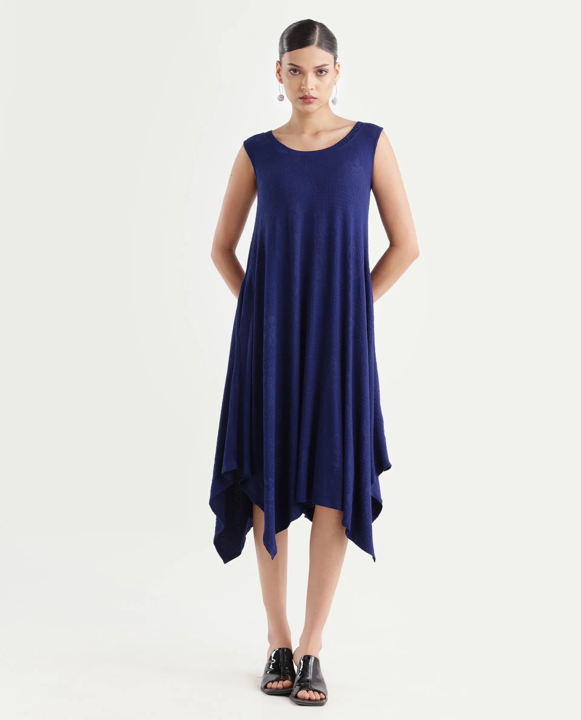 Rareism Women's Kisame Dark Blue Knit Jacquard Crew Neck Plain Sleeveless Midi Flared Dress