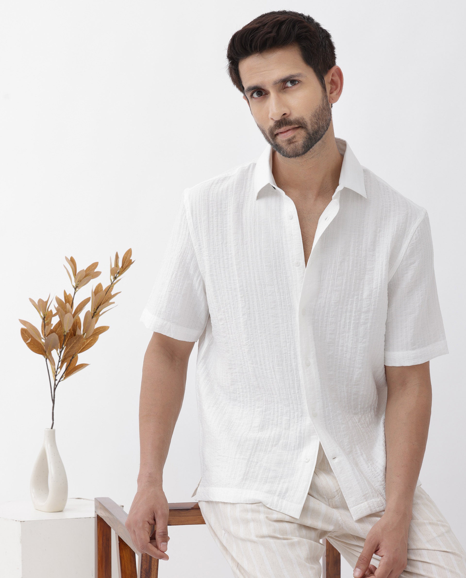 Rare Rabbit Men's Kith White Viscose Nylon Fabric Short Sleeves Boxy Fit Structured Stripe Shirt