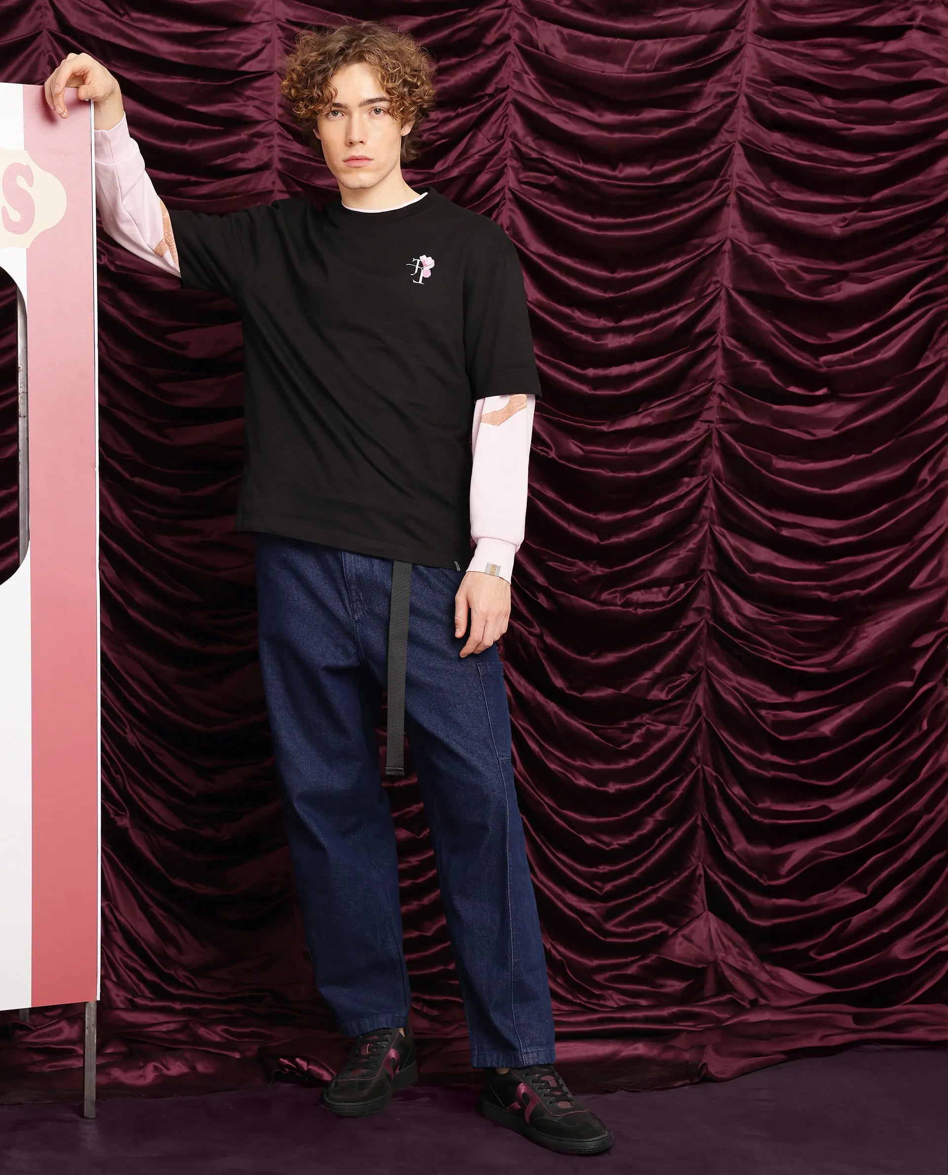 Rare Rabbit Men Knix Black Short Sleeve Crew Neck Oversized Fit Animal Back Print T-Shirt