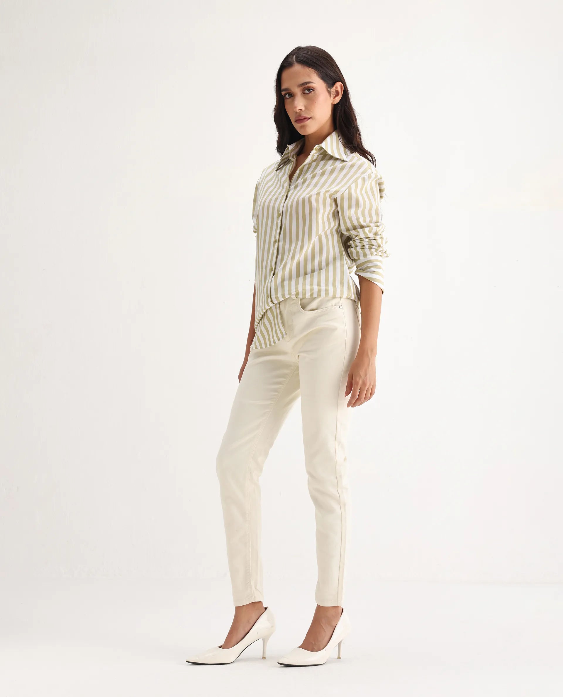 Rareism Women's Kocho Offwhite Cotton Blend Plain Ankle Length Slim Fit Jeans