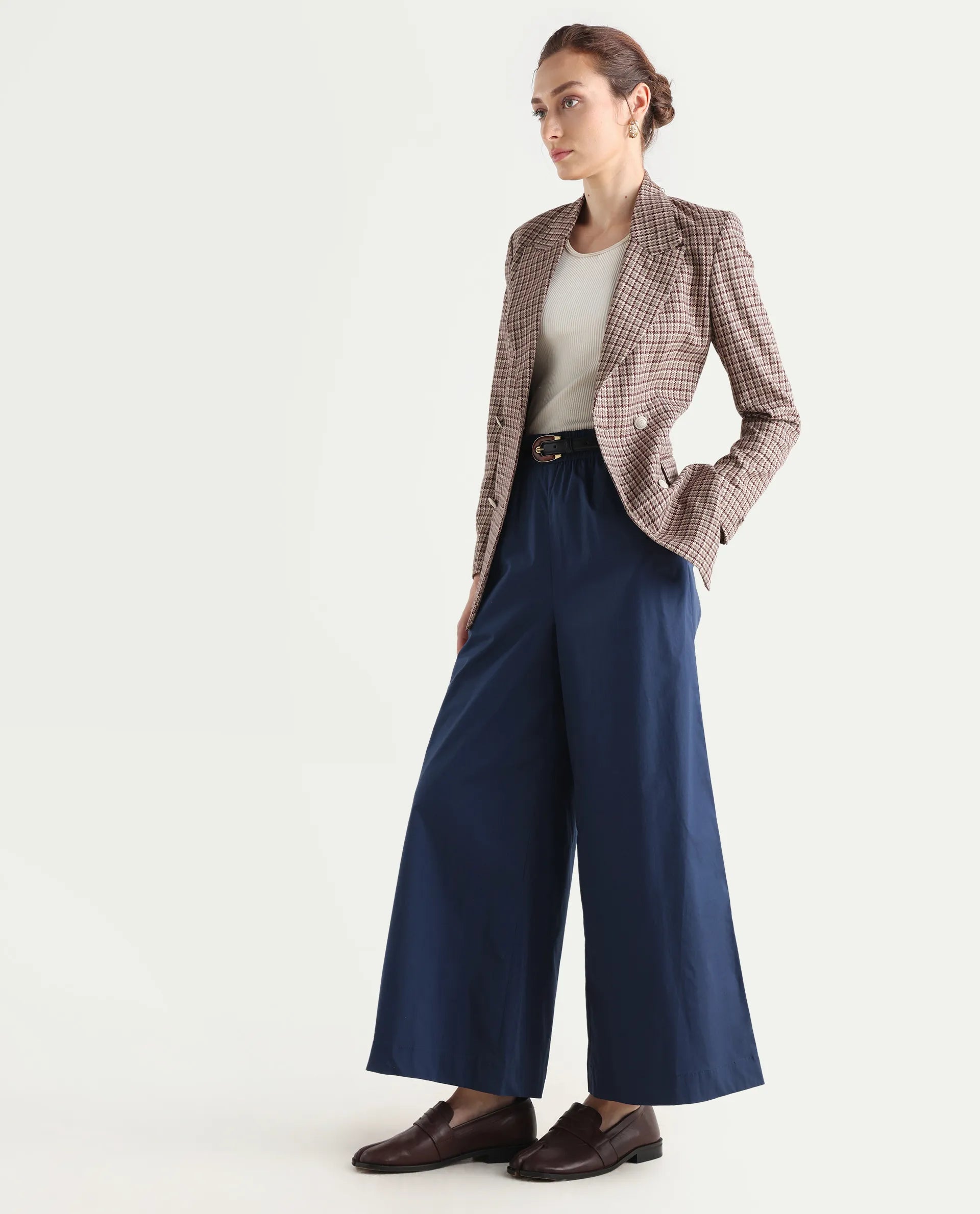 Rareism Women's Kofu Dark Navy Cotton Plain Ankle Length Flared Trouser