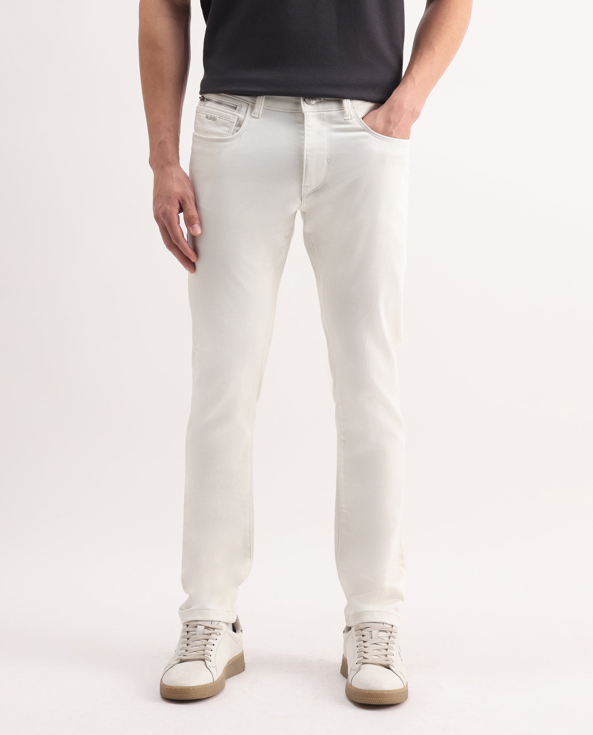 Rare Rabbit Men's Korv-25 Off White Cotton Blend Plain Hawk Slim Fit Jeans